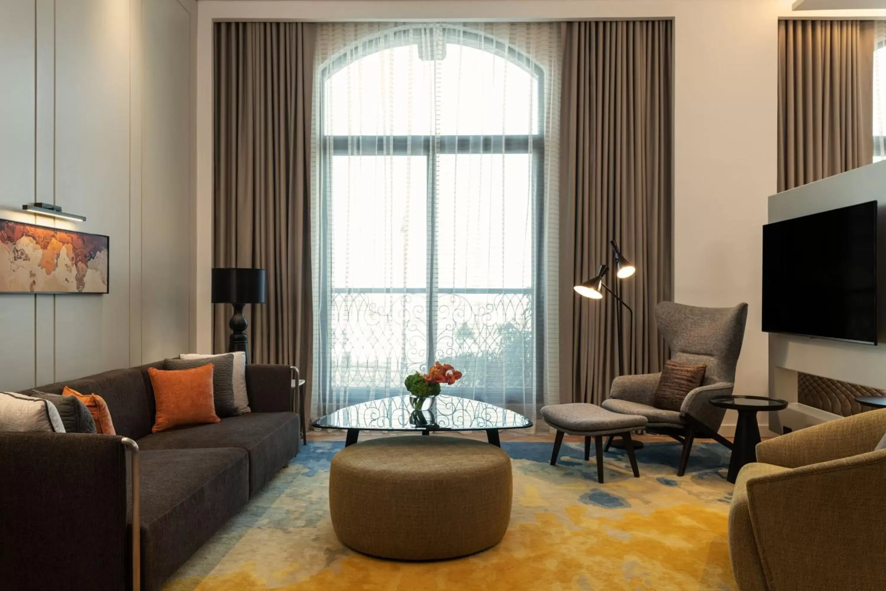 Living room, Seating Area in Le Royal Méridien Doha