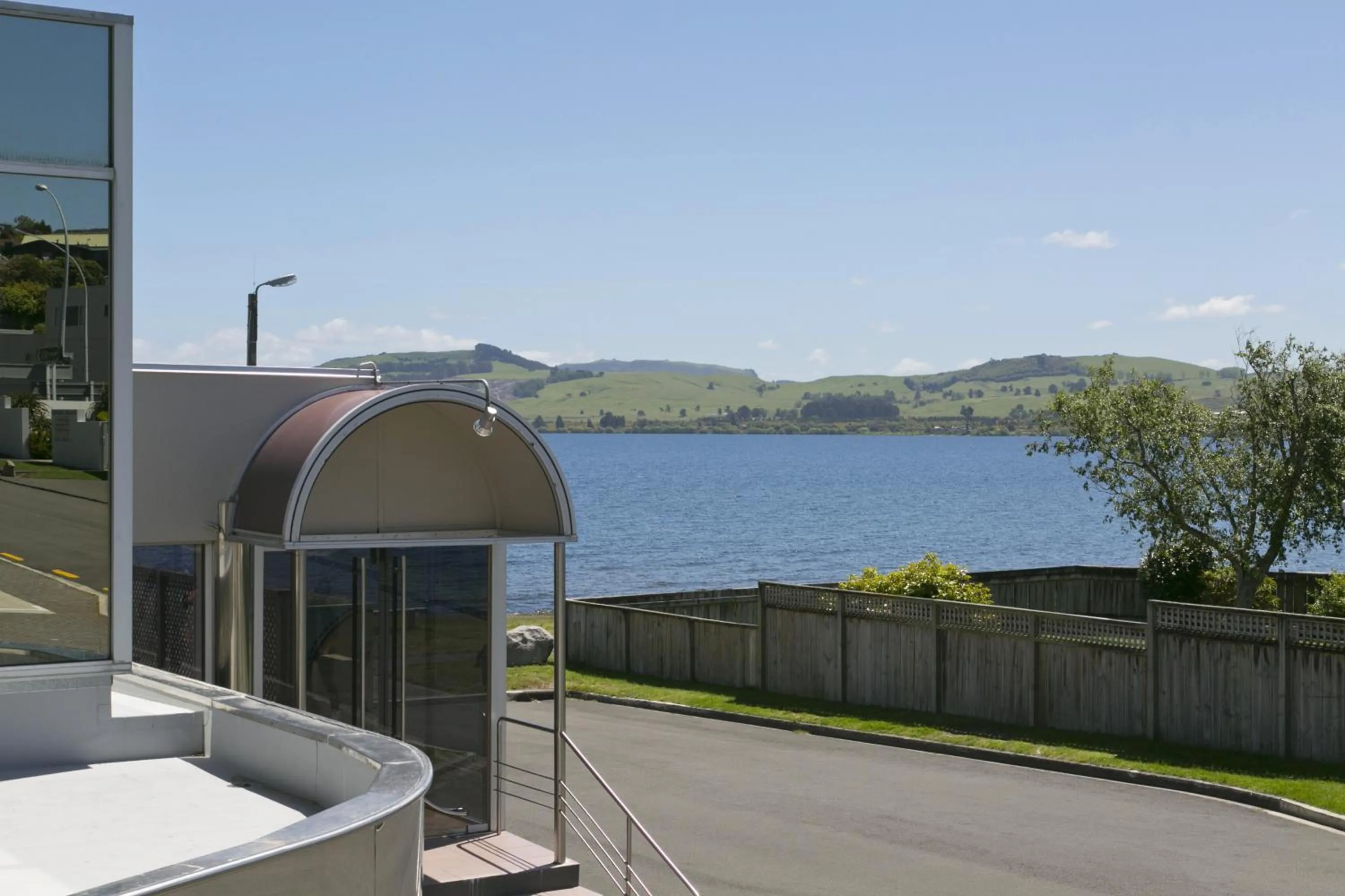 Facade/entrance in The Cove- On The Lake