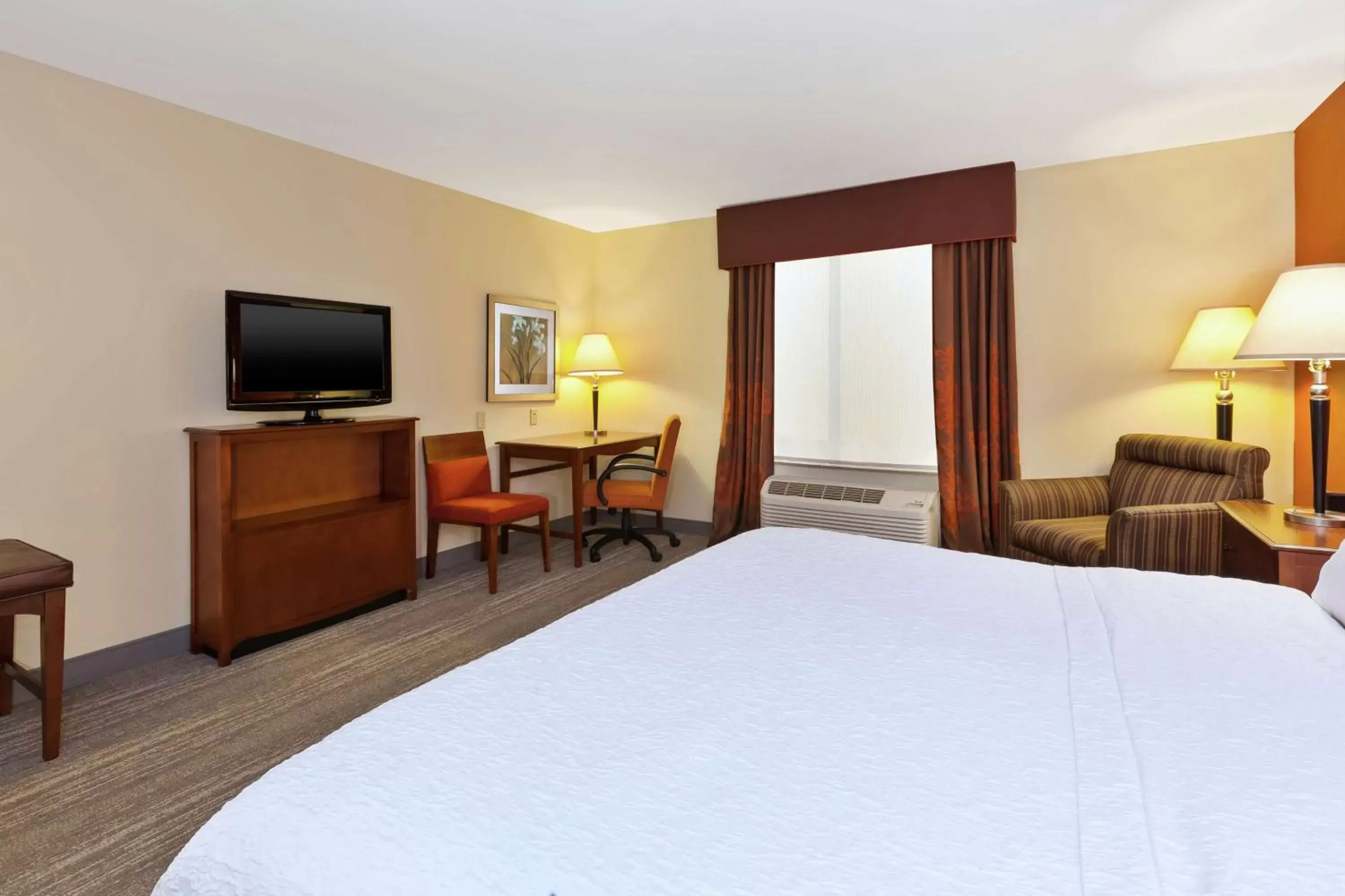 Bedroom, Bed in Hampton Inn & Suites Exmore - Eastern Shore
