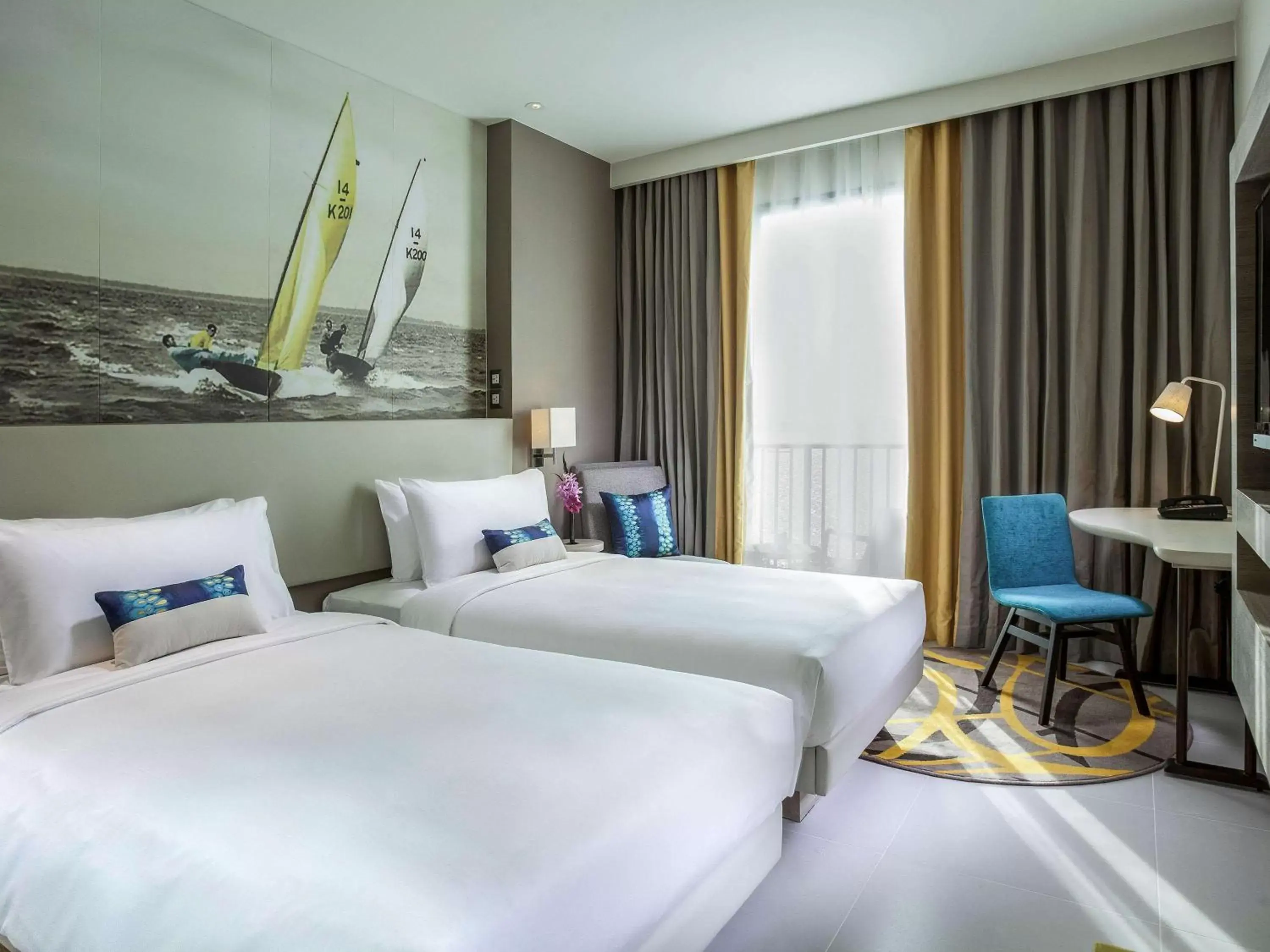Photo of the whole room, Bed in Mercure Pattaya Ocean Resort