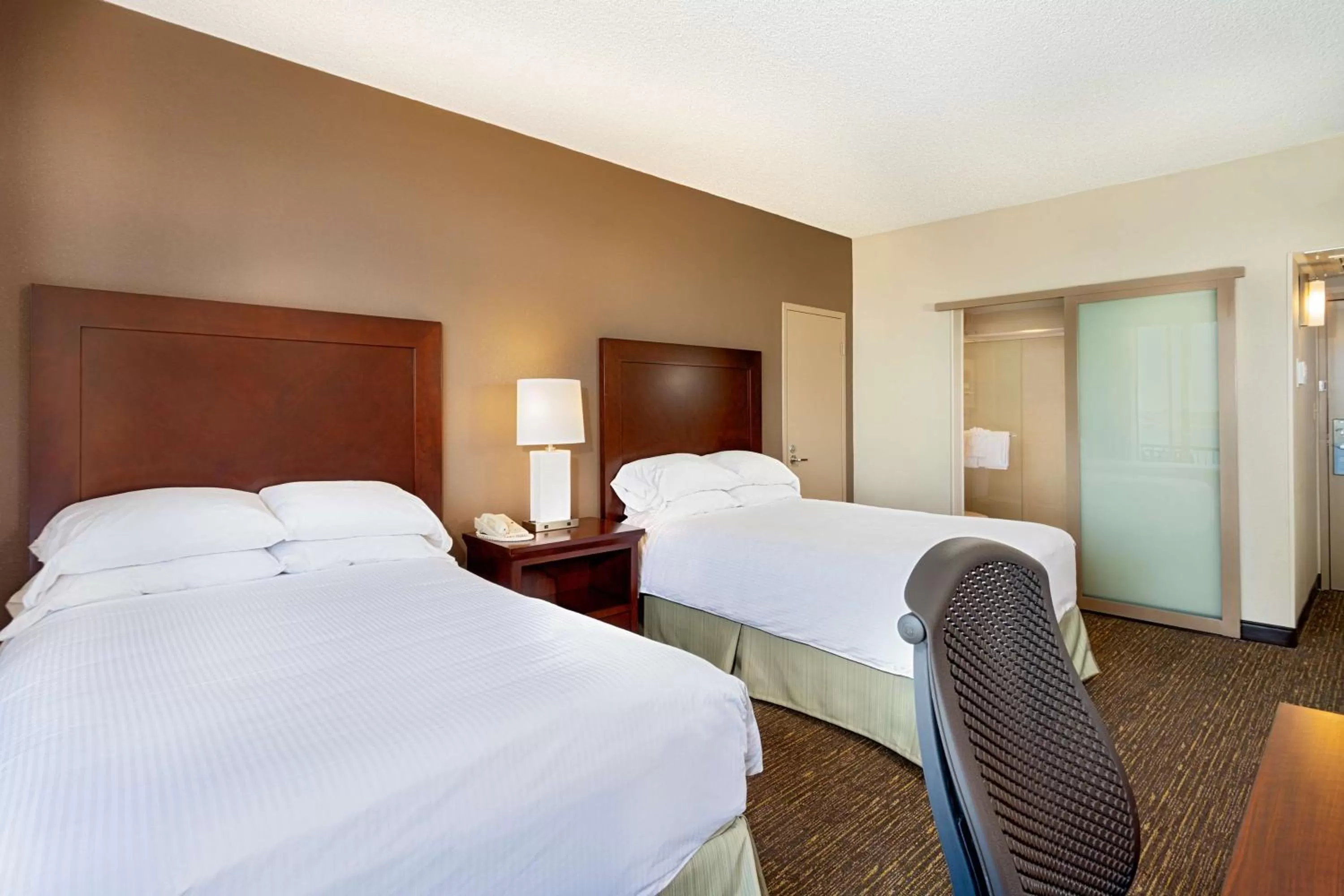 Photo of the whole room, Bed in Wyndham San Diego Bayside