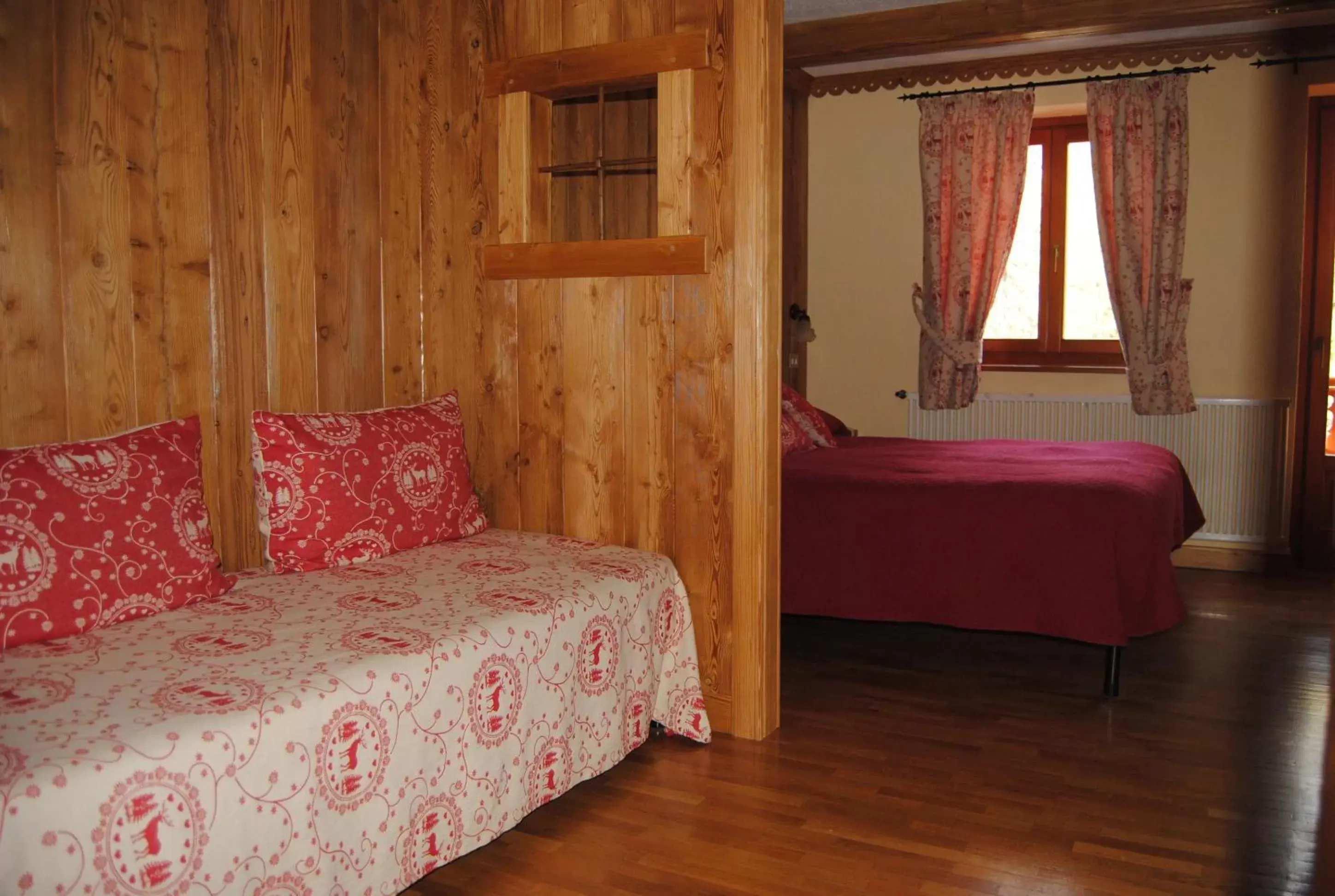 Bedroom, Bed in Chalet Plan Gorret