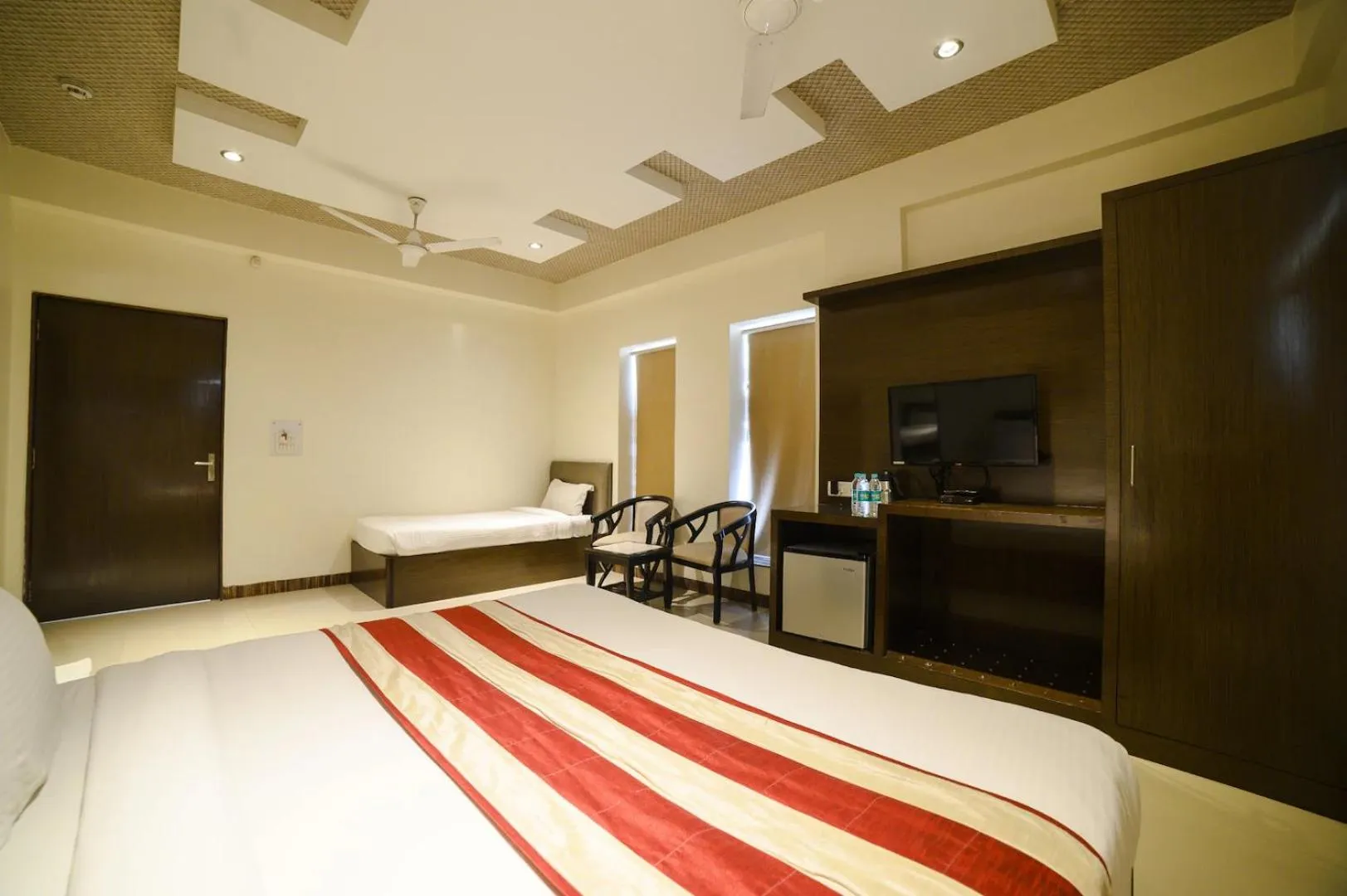 Bedroom in Hotel Karan Vilas