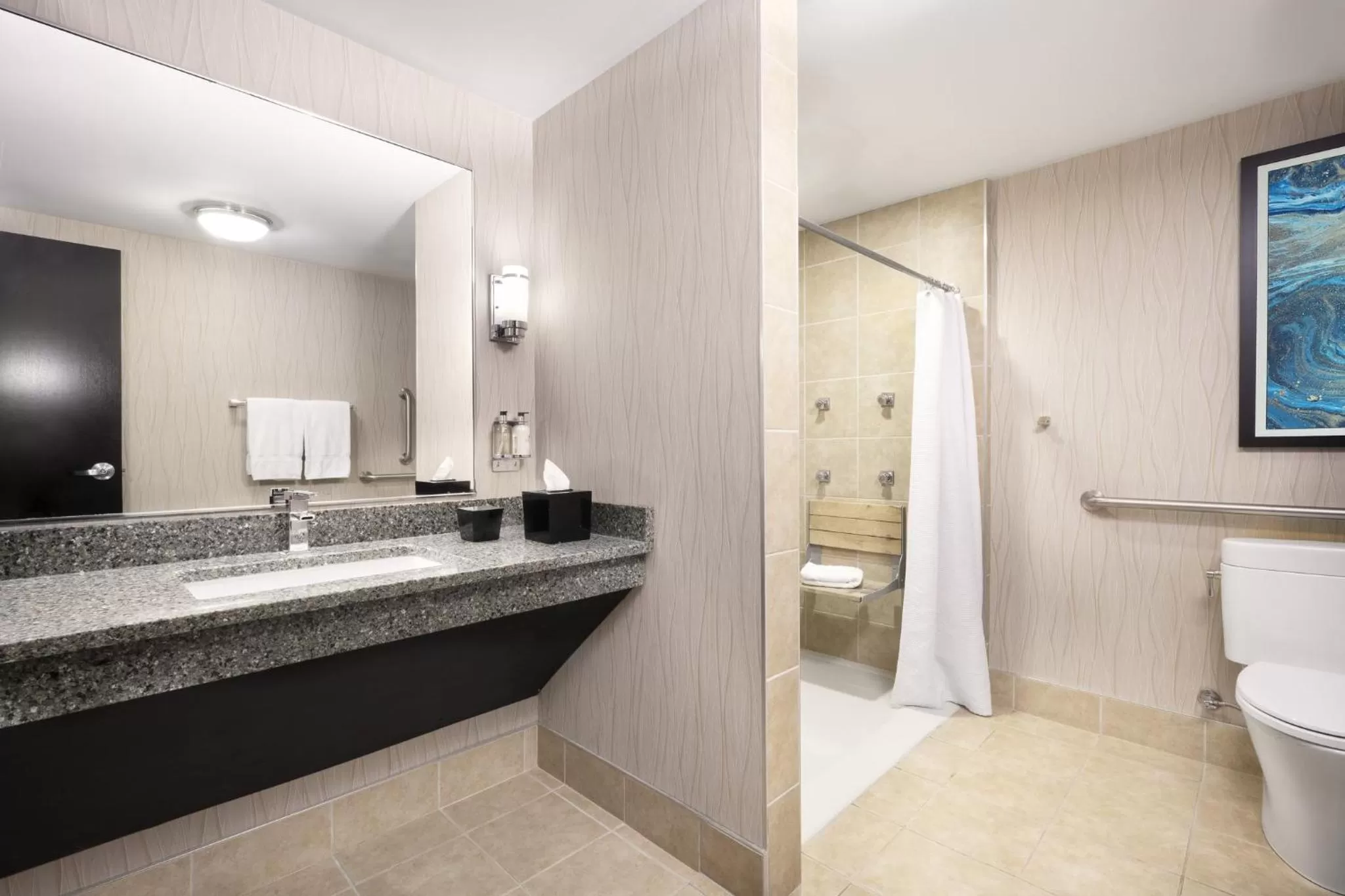 Photo of the whole room in voco The Tiger Hotel, Columbia, MO by IHG