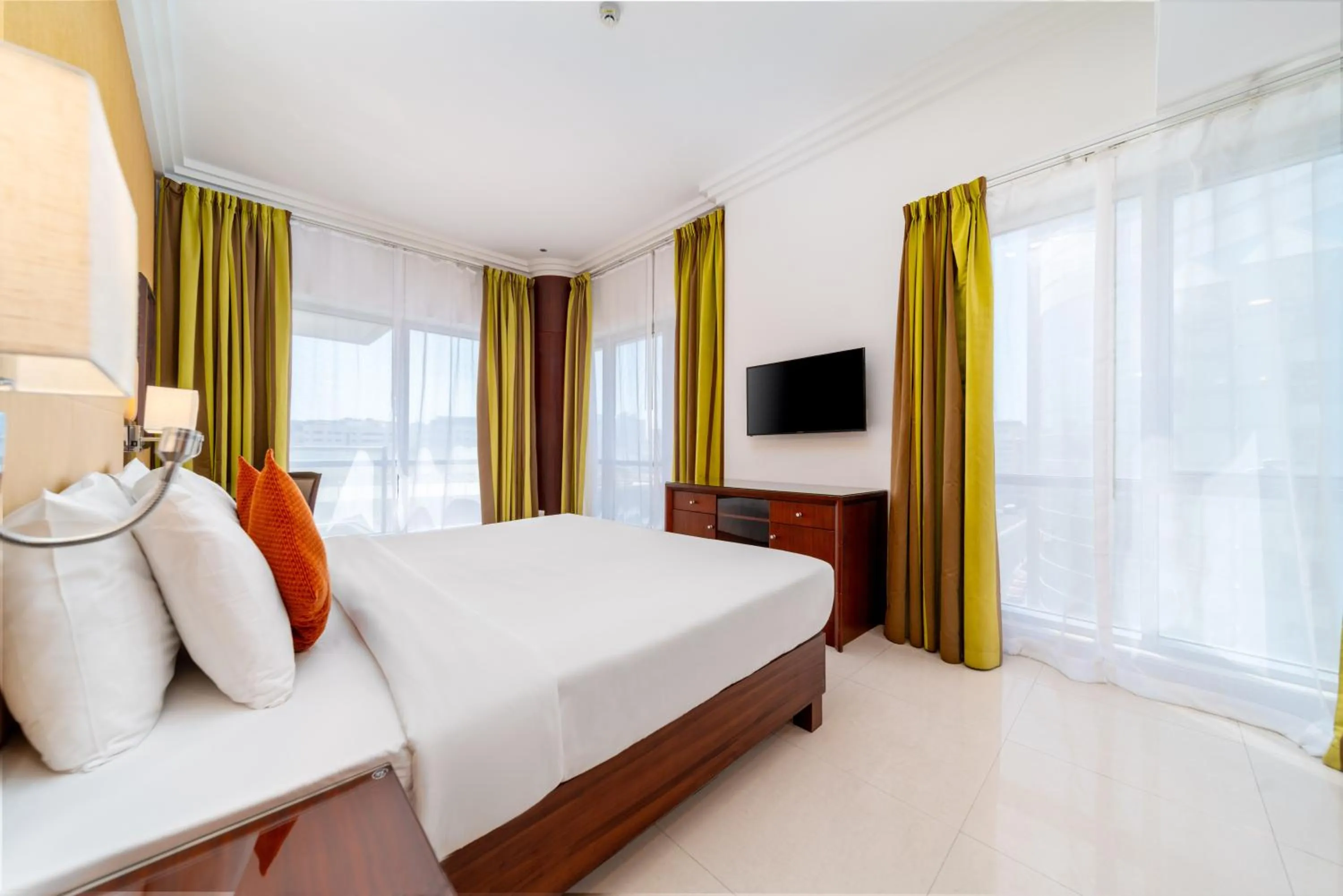 Bedroom, Bed in Star Metro Deira Hotel Apartments