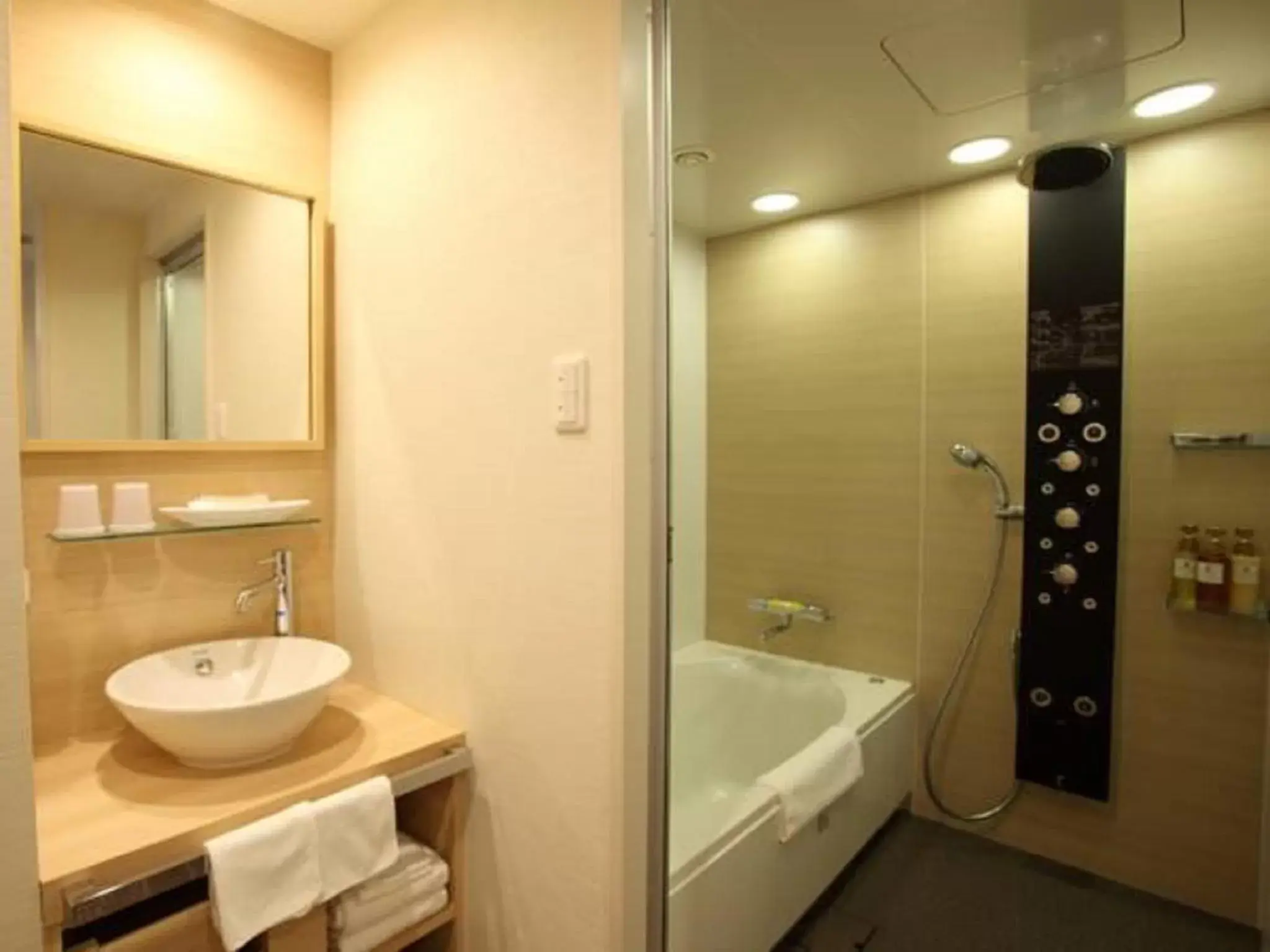 Bathroom in Hotel Keihan Kyobashi Grande