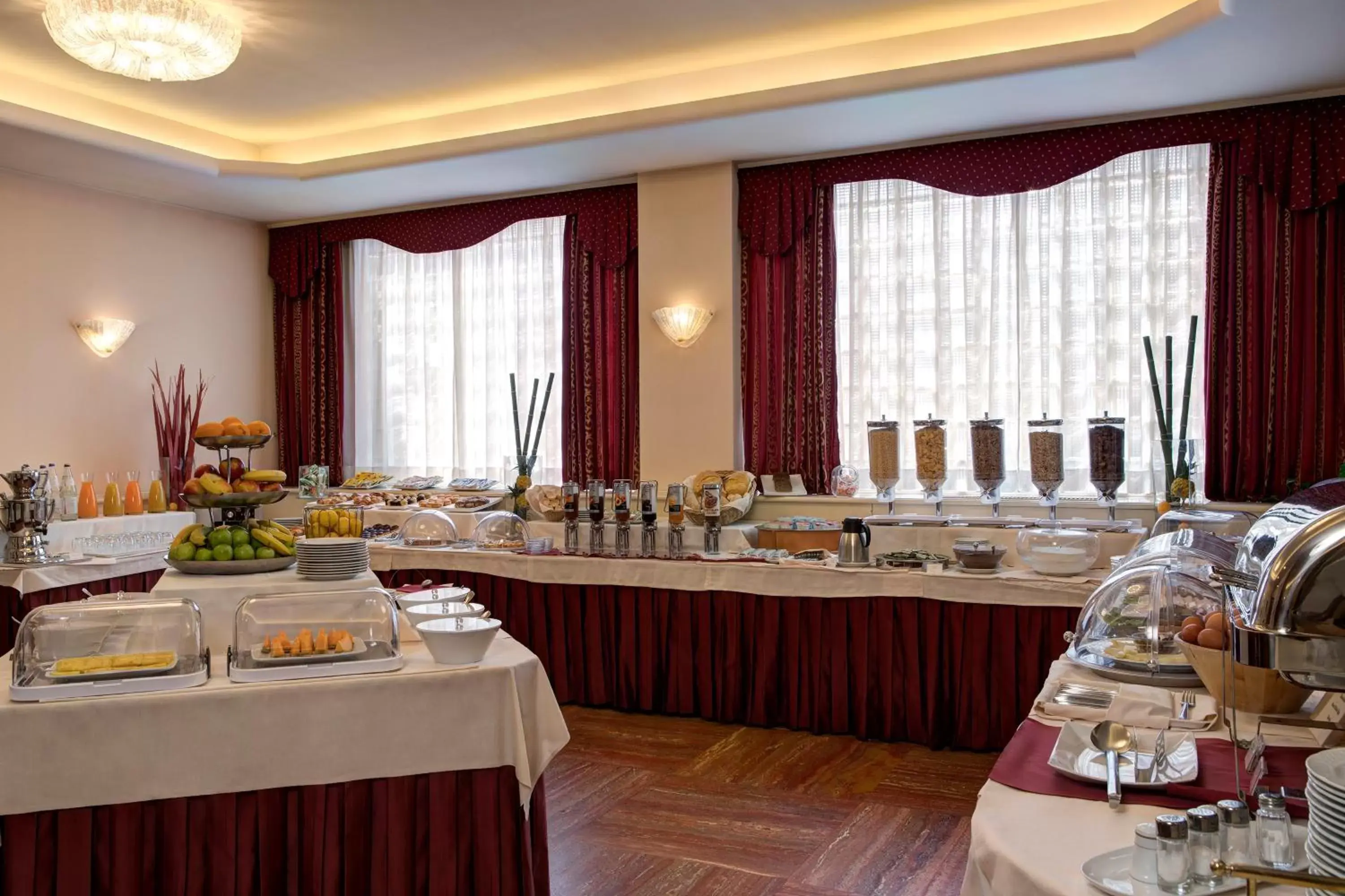 Food, Restaurant/Places to Eat in Best Western Gorizia Palace