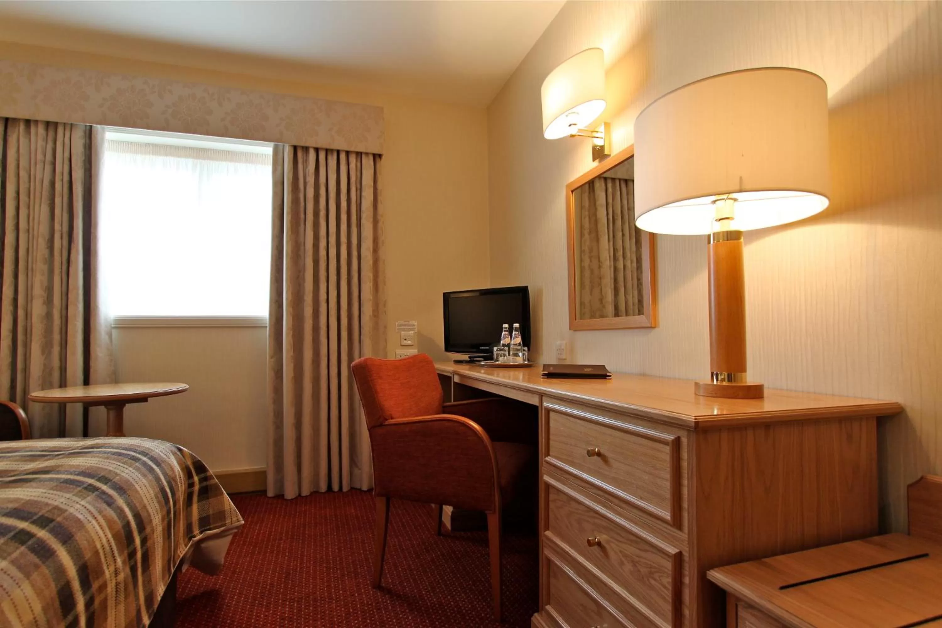 TV and multimedia, Bed in Atholl Hotel