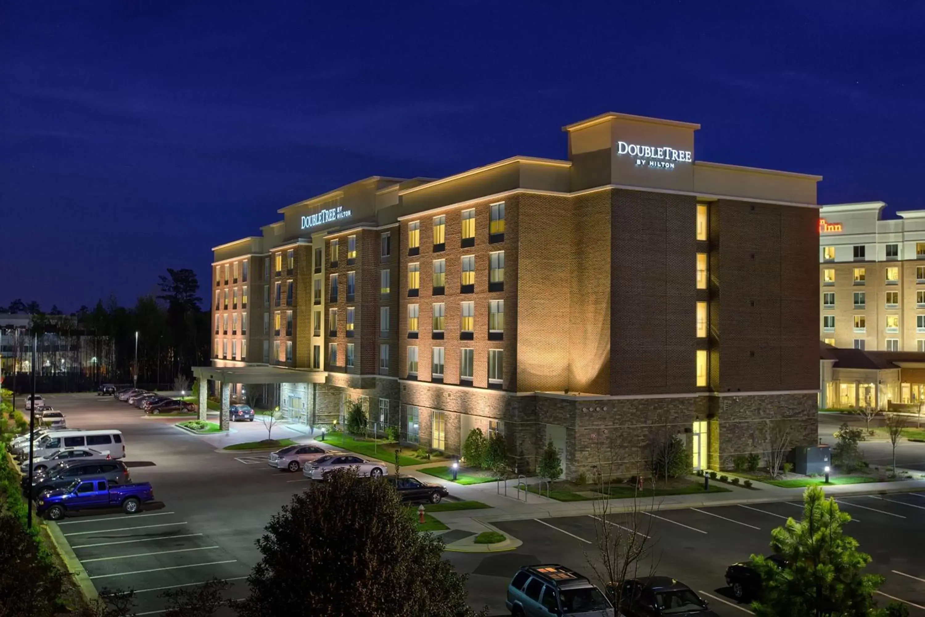 Property Building in DoubleTree by Hilton Raleigh-Cary