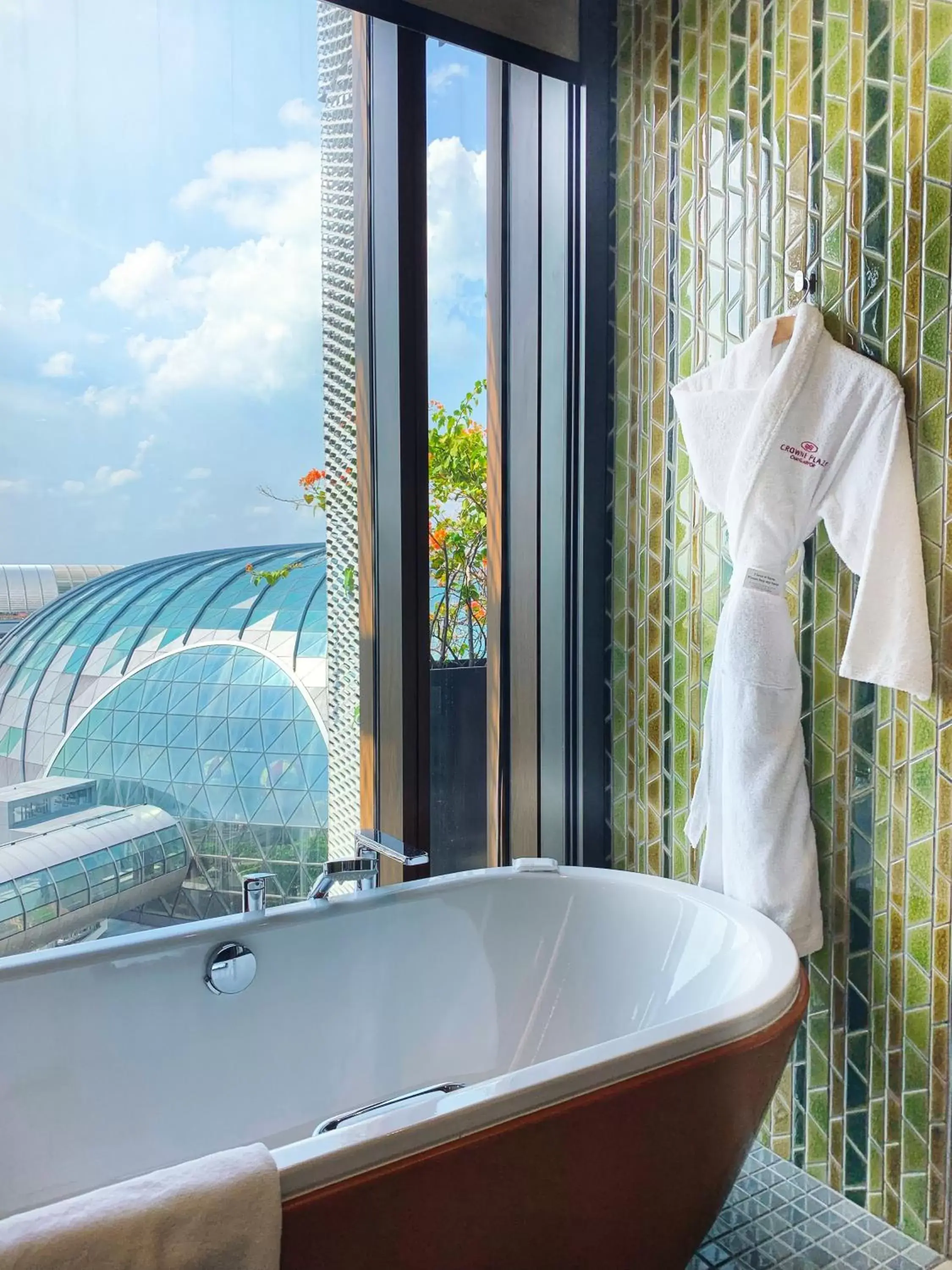 Bathroom in Crowne Plaza Changi Airport, an IHG Hotel