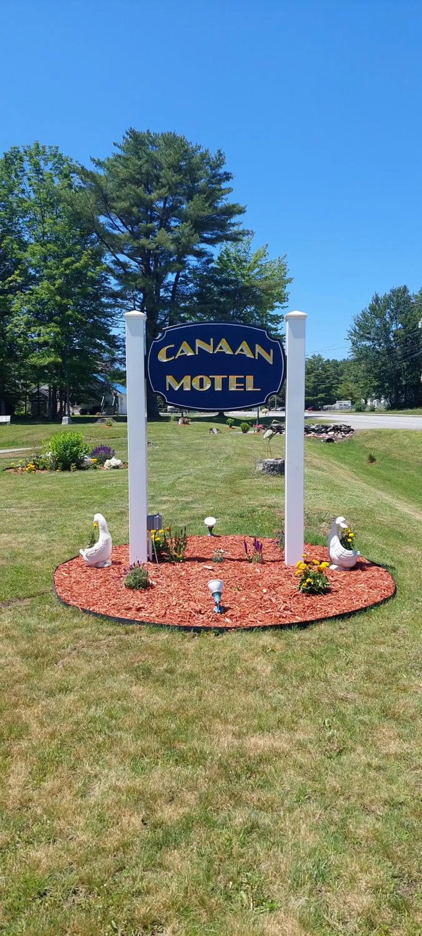 Property logo or sign, Garden in Canaan Motel