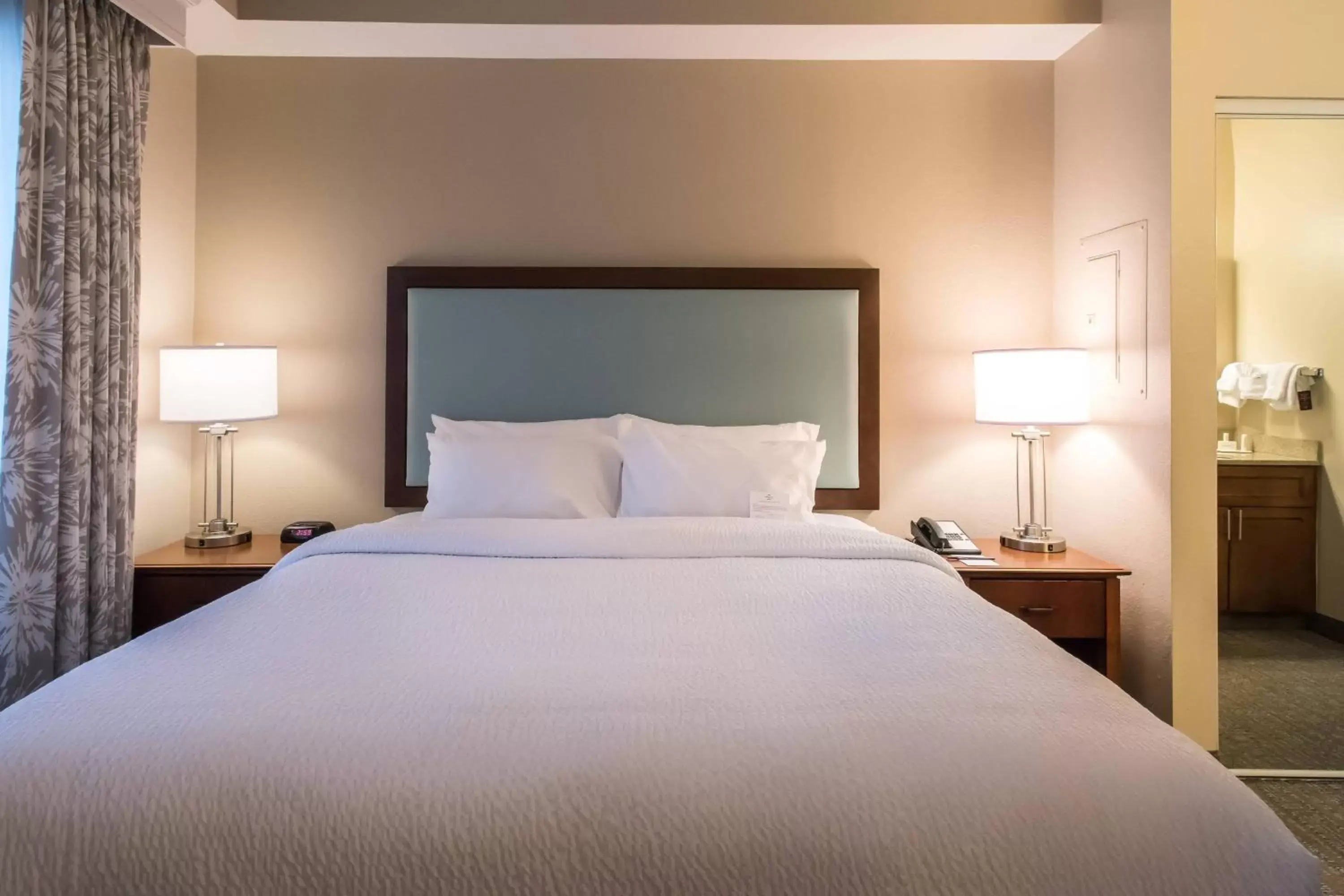Bedroom, Bed in Residence Inn By Marriott Charleston Mt. Pleasant