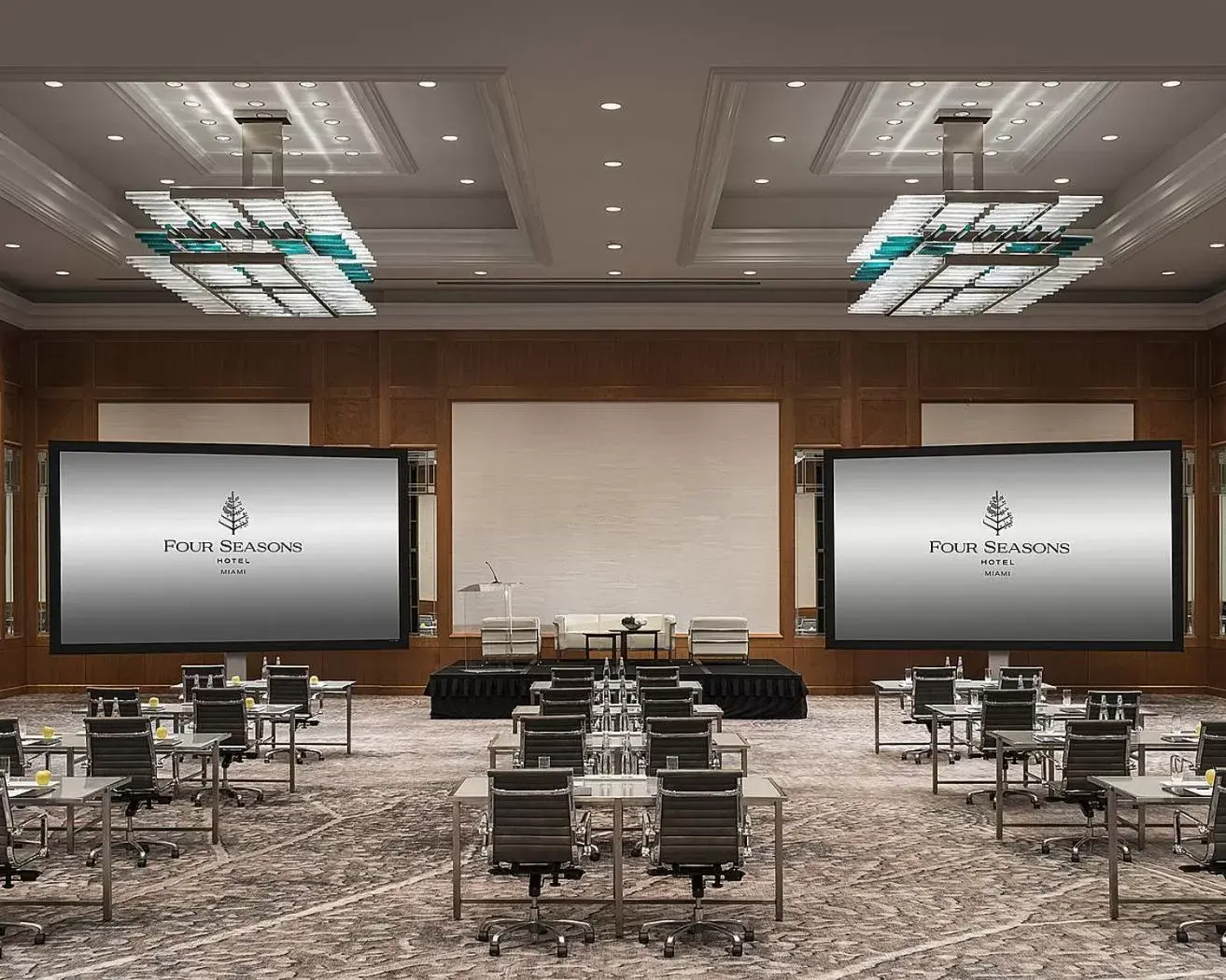 TV and multimedia in Four Seasons Hotel Miami