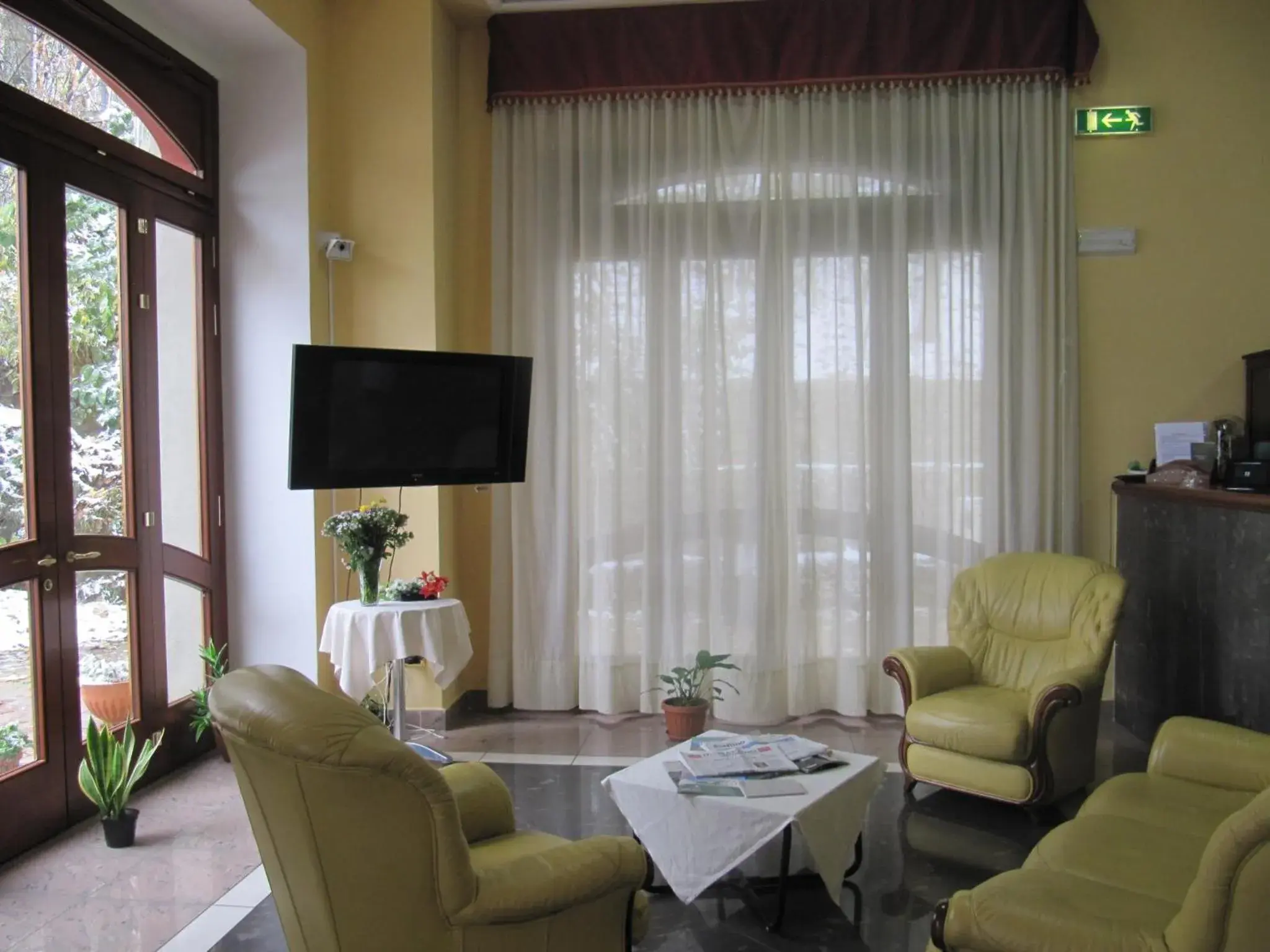 Lobby or reception, Seating Area in Royal Hotel Montevergine