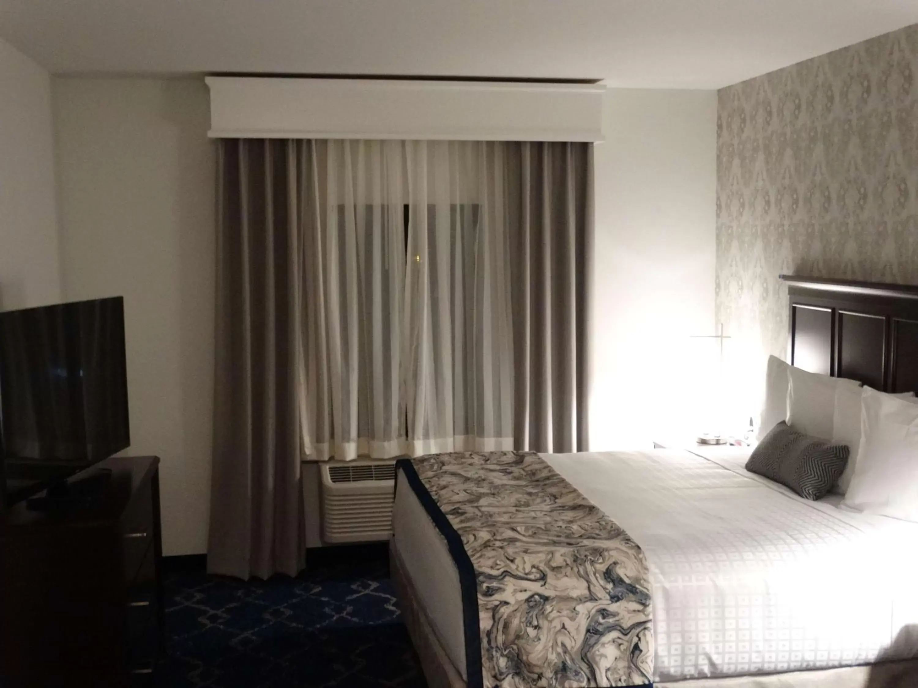 Photo of the whole room, Bed in Best Western Plus New Richmond Inn & Suites