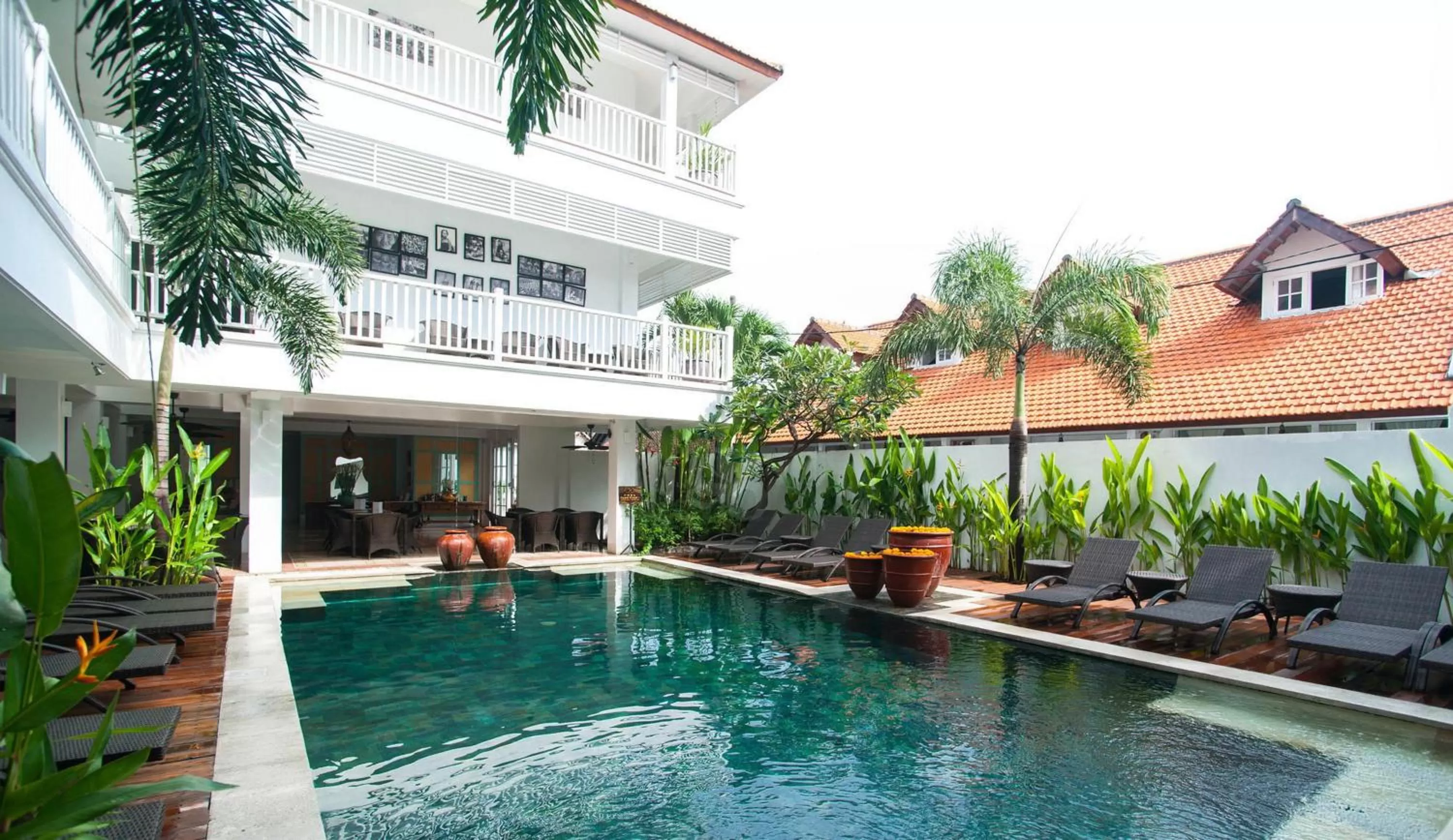 Swimming pool in Samsara Inn