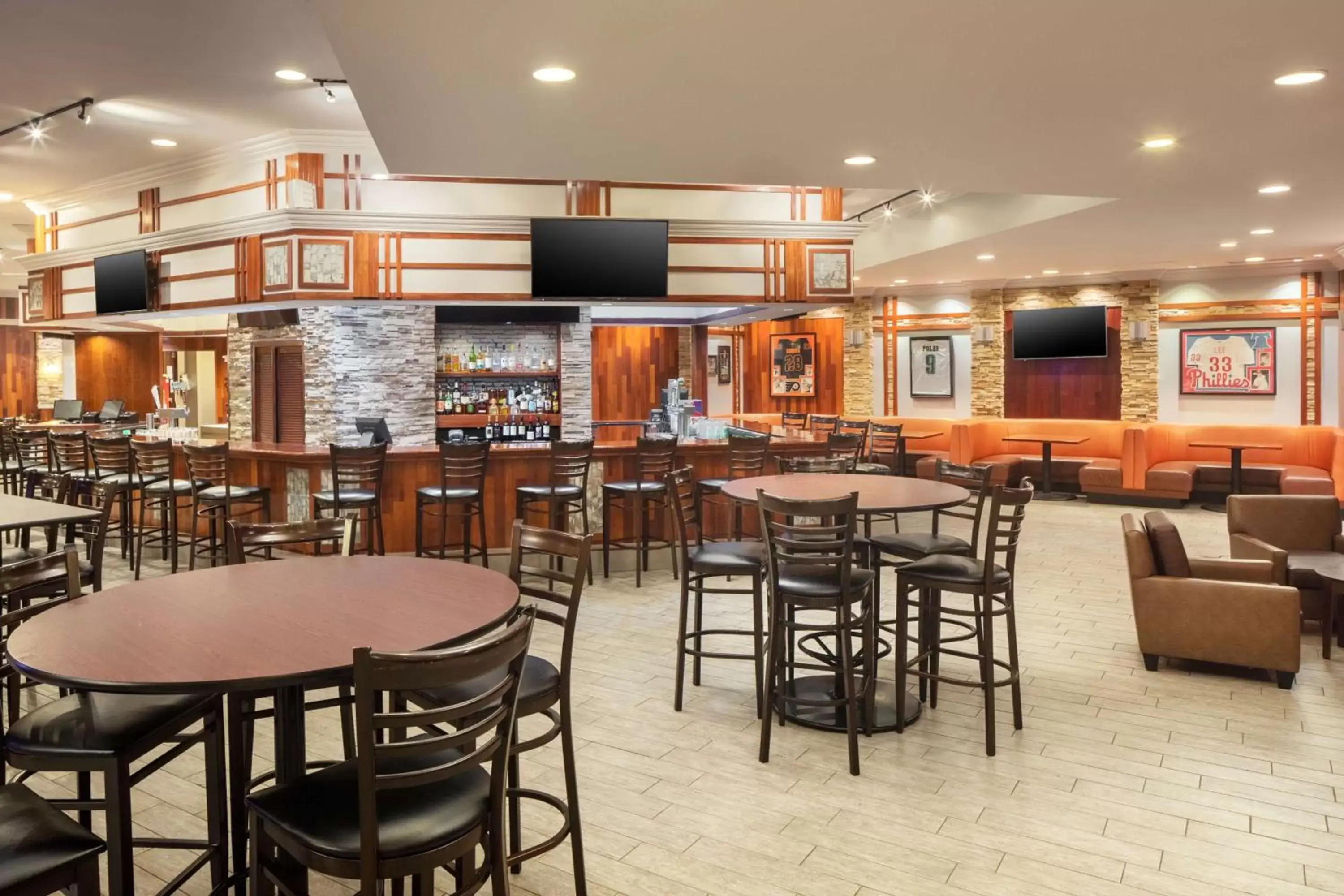 Lounge or bar, Restaurant/Places to Eat in DoubleTree by Hilton Cherry Hill Philadelphia