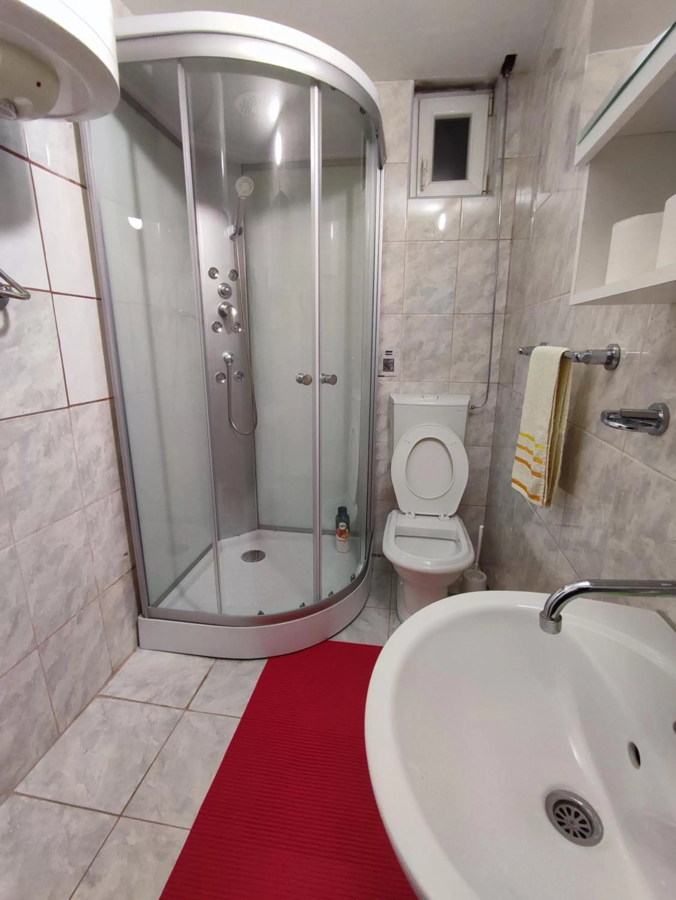 Bathroom in Guest House Nana