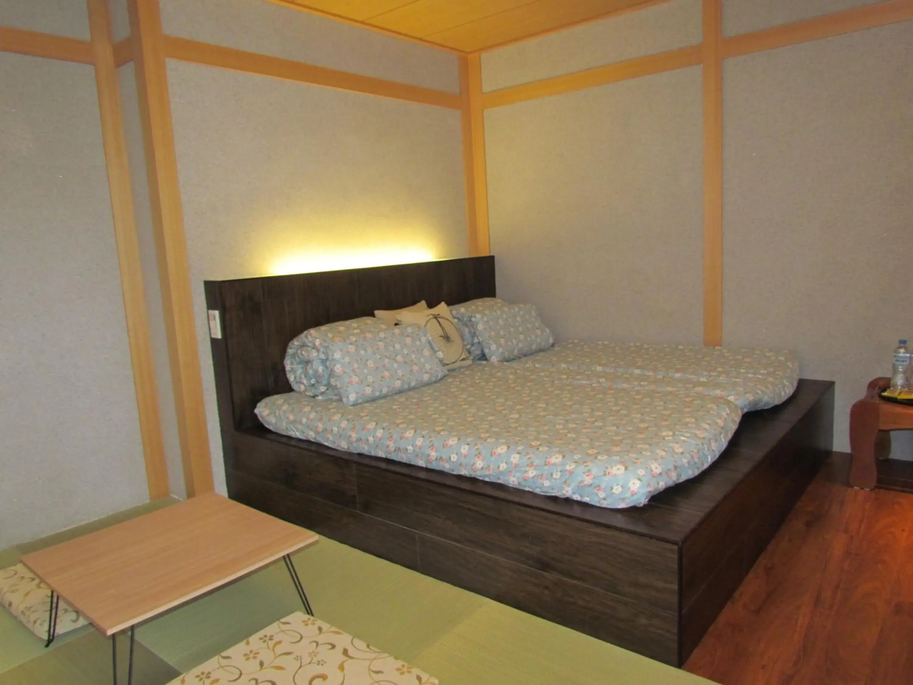 Photo of the whole room, Bed in KyuFun Komachi