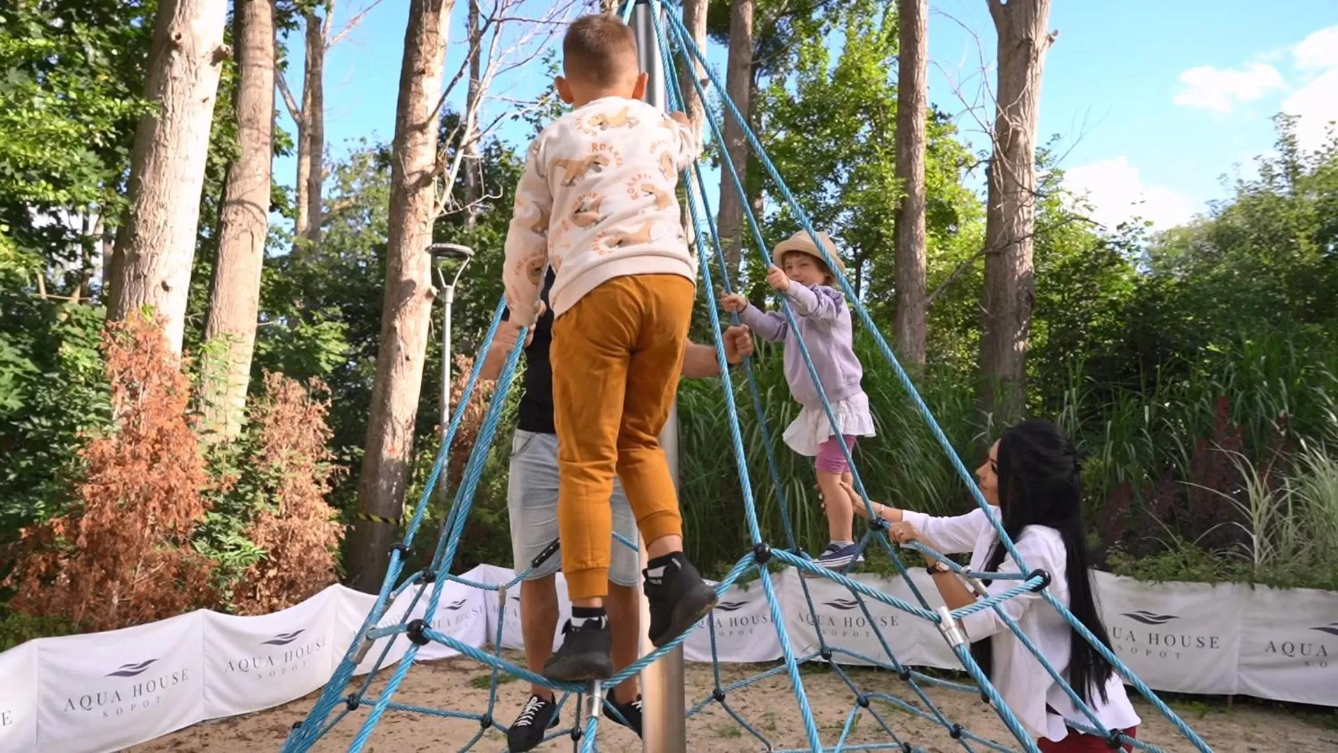 Natural landscape in AQUA HOUSE