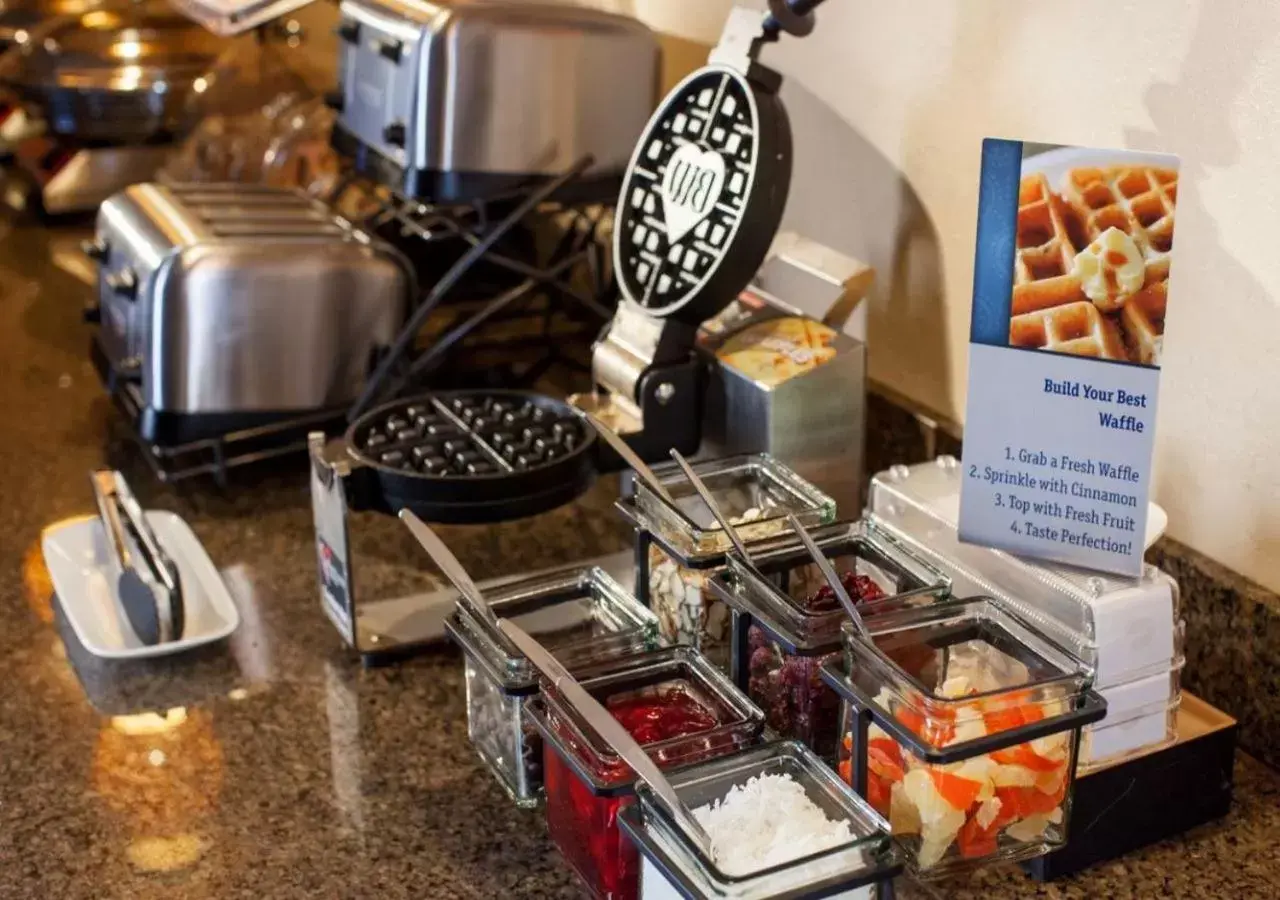 Breakfast in Best Western Plus New Orleans Airport Hotel Breakfast in Best Western Plus New Orleans Airport Hotel