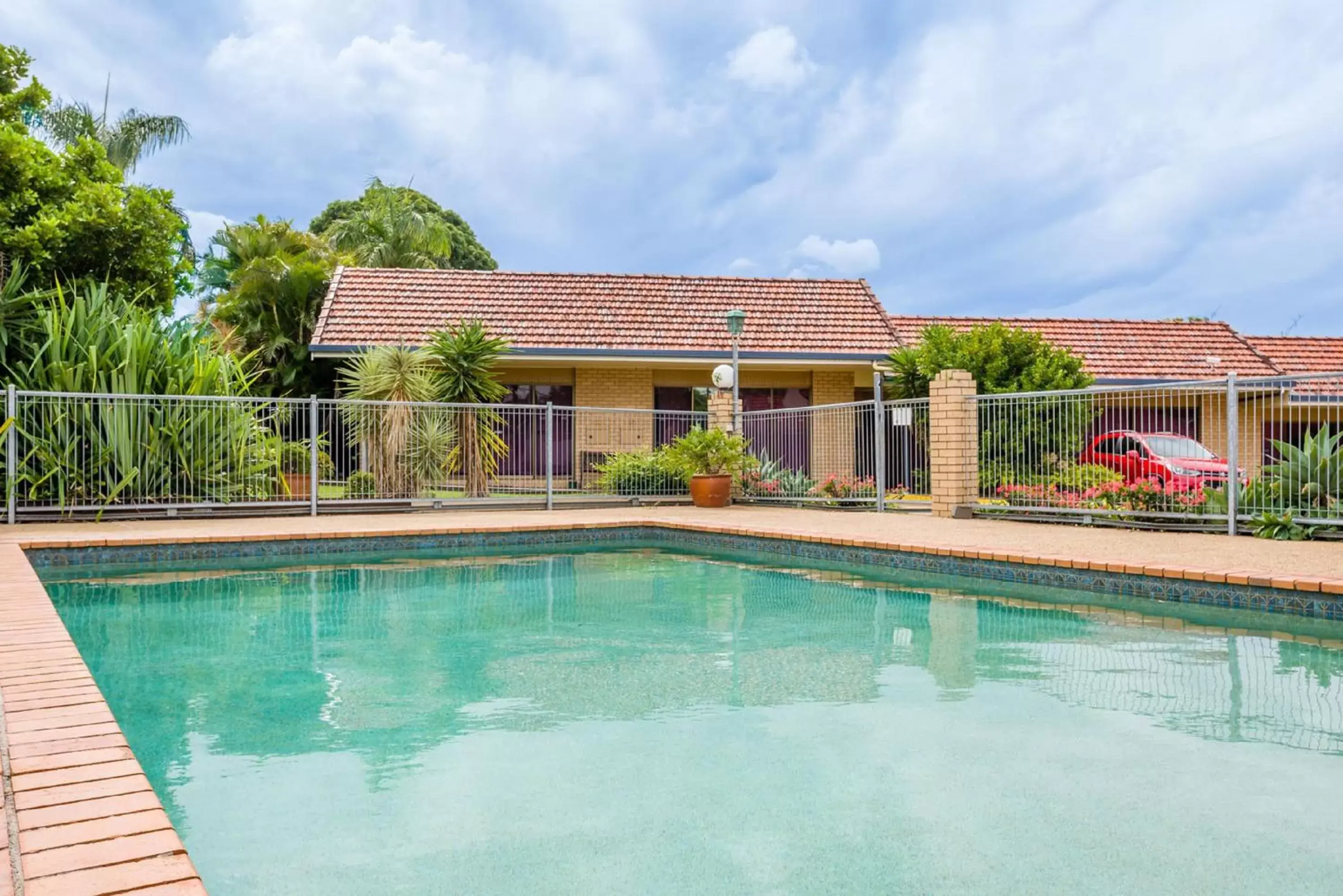 Swimming Pool in Aspley Carsel Motor Inn