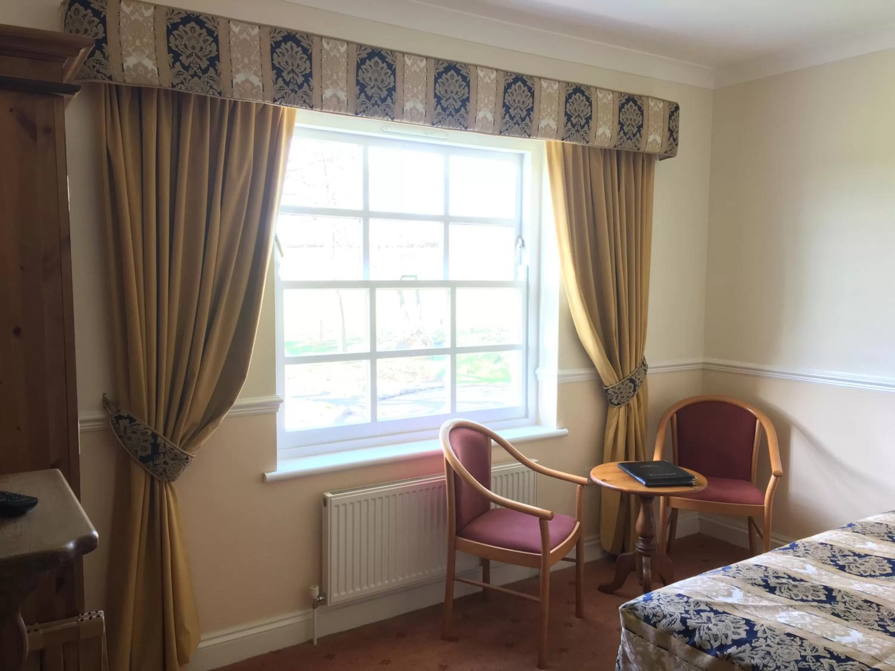 Bed in Beggars Reach Hotel