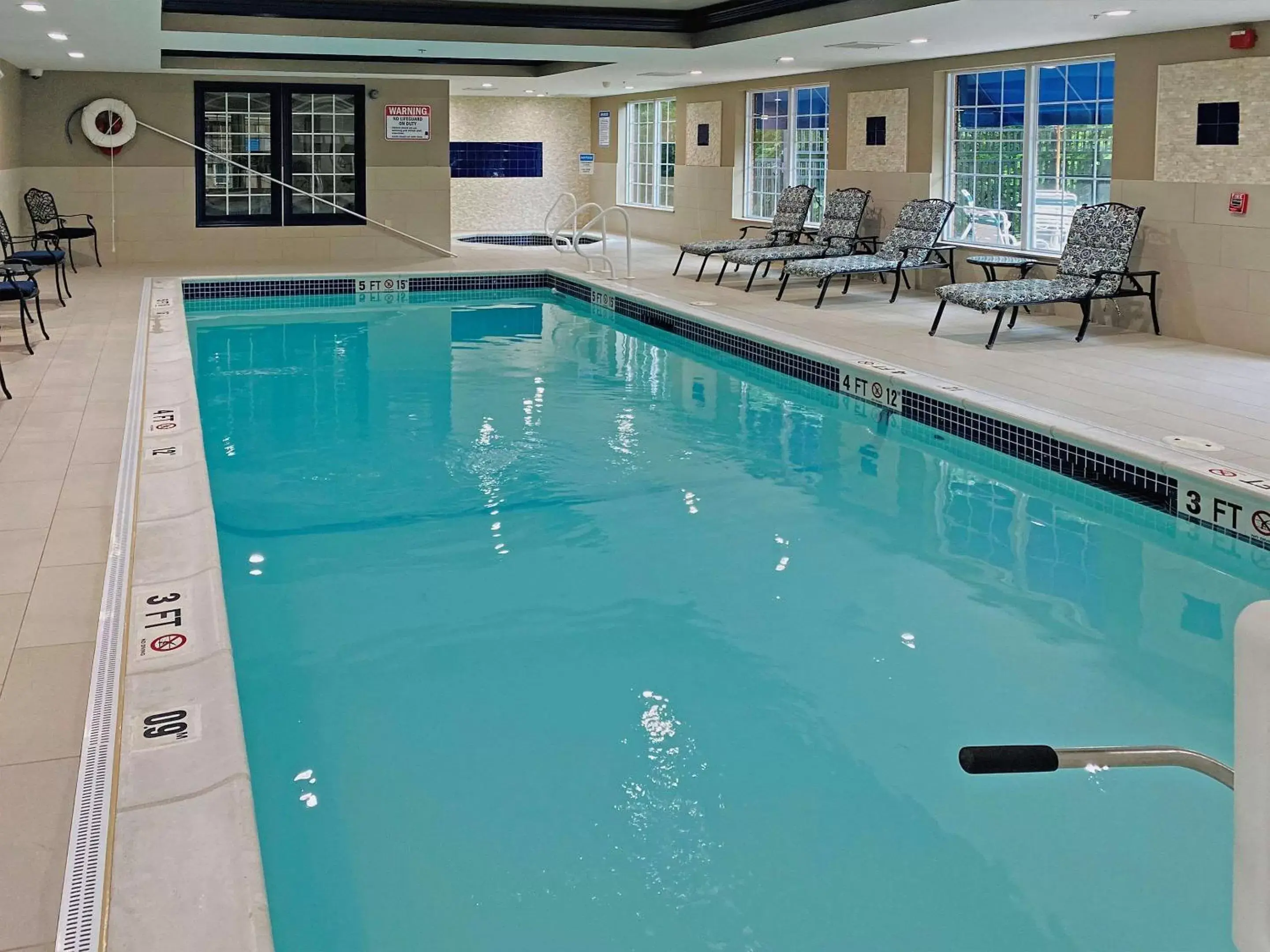 Swimming Pool in Comfort Inn & Suites Sturbridge-Brimfield