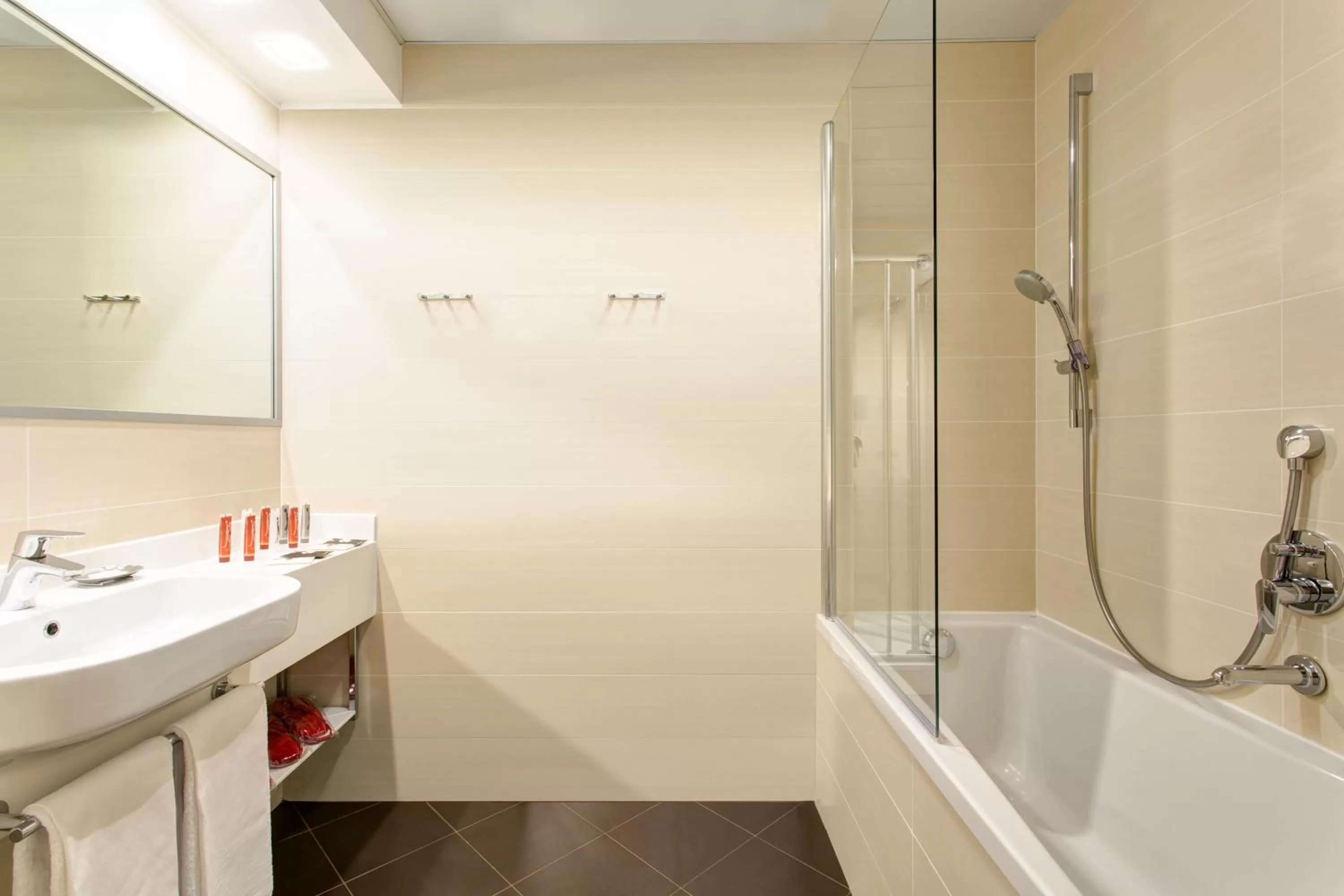 Bathroom in iQ Hotel Roma