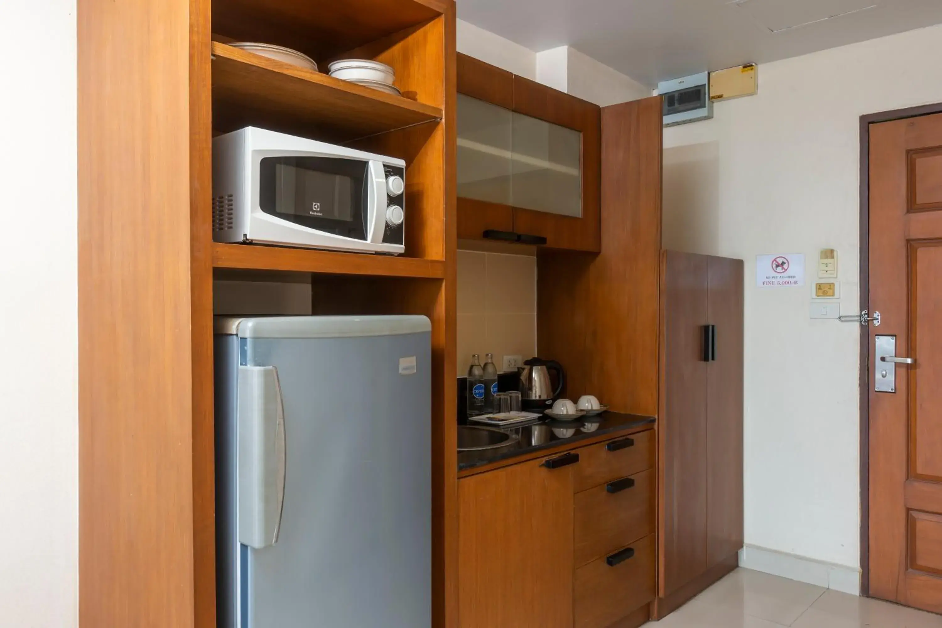 minibar, Kitchen/Kitchenette in Bella Villa Cabana