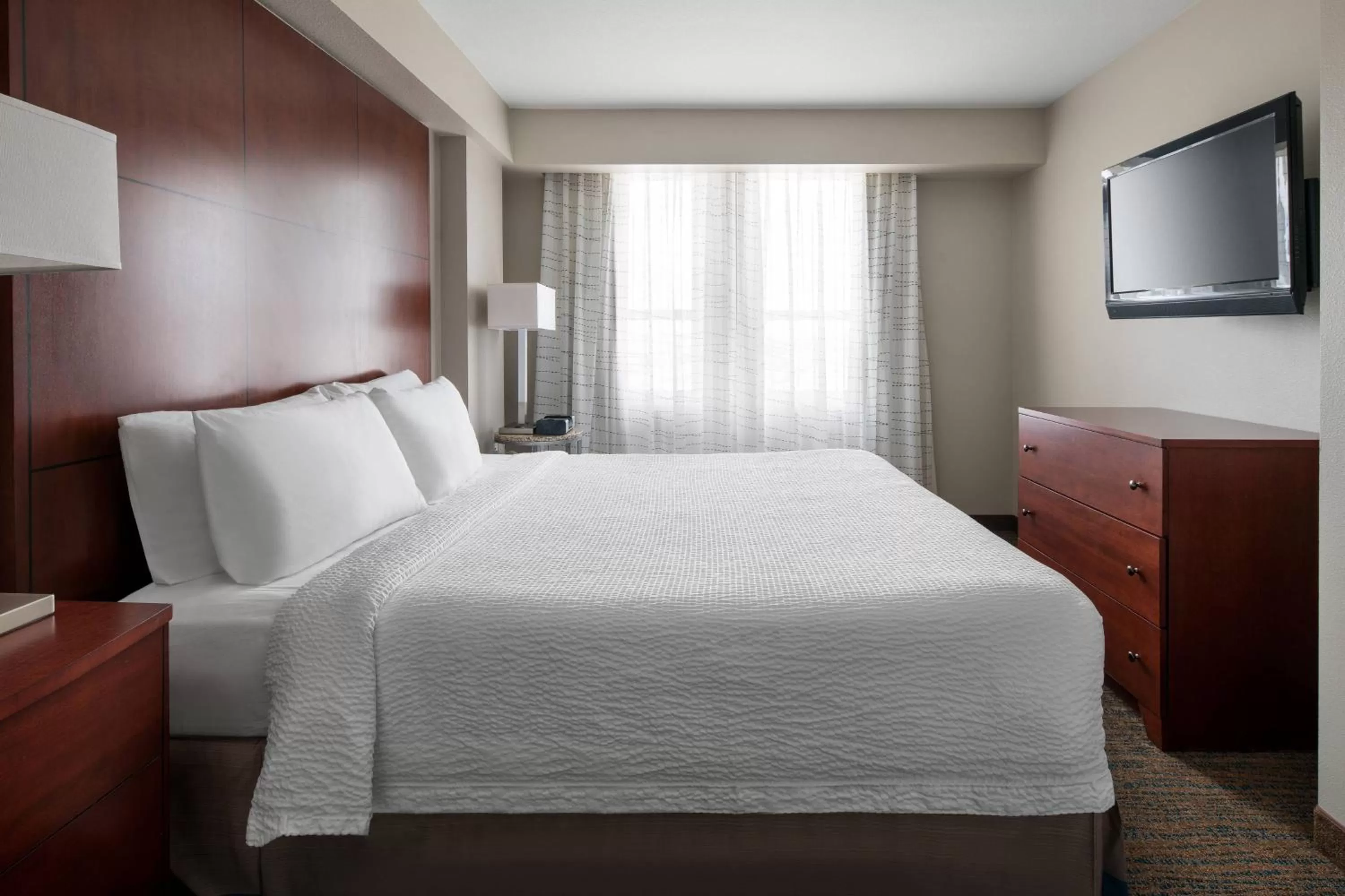 Bedroom, Bed in Residence Inn Long Beach Downtown