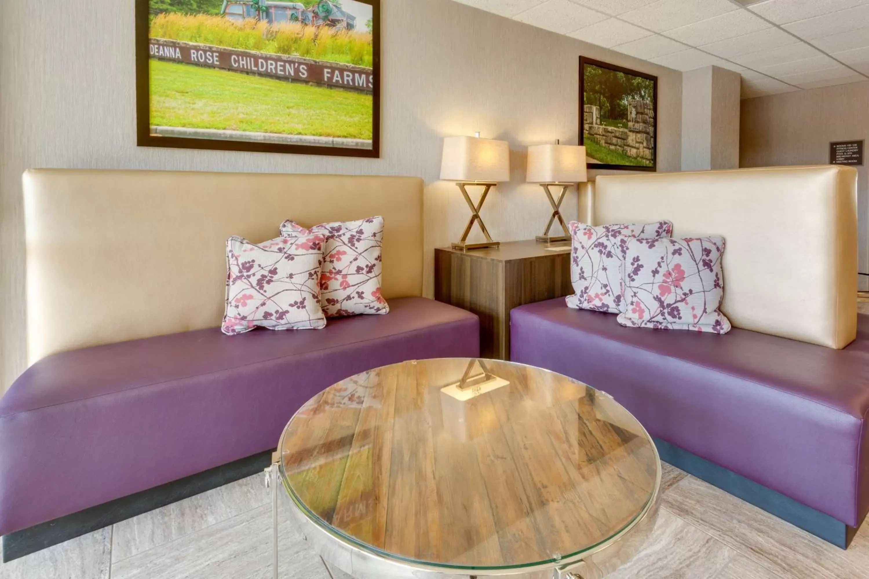 Lobby or reception in Drury Inn & Suites Overland Park