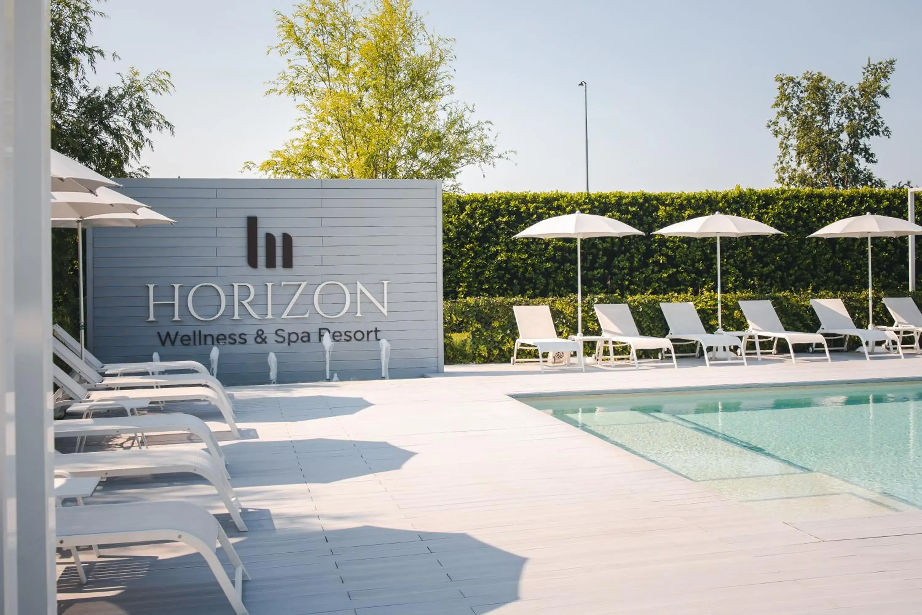 Swimming Pool in Hotel Horizon Wellness & Spa Resort; Best Western Signature Collection