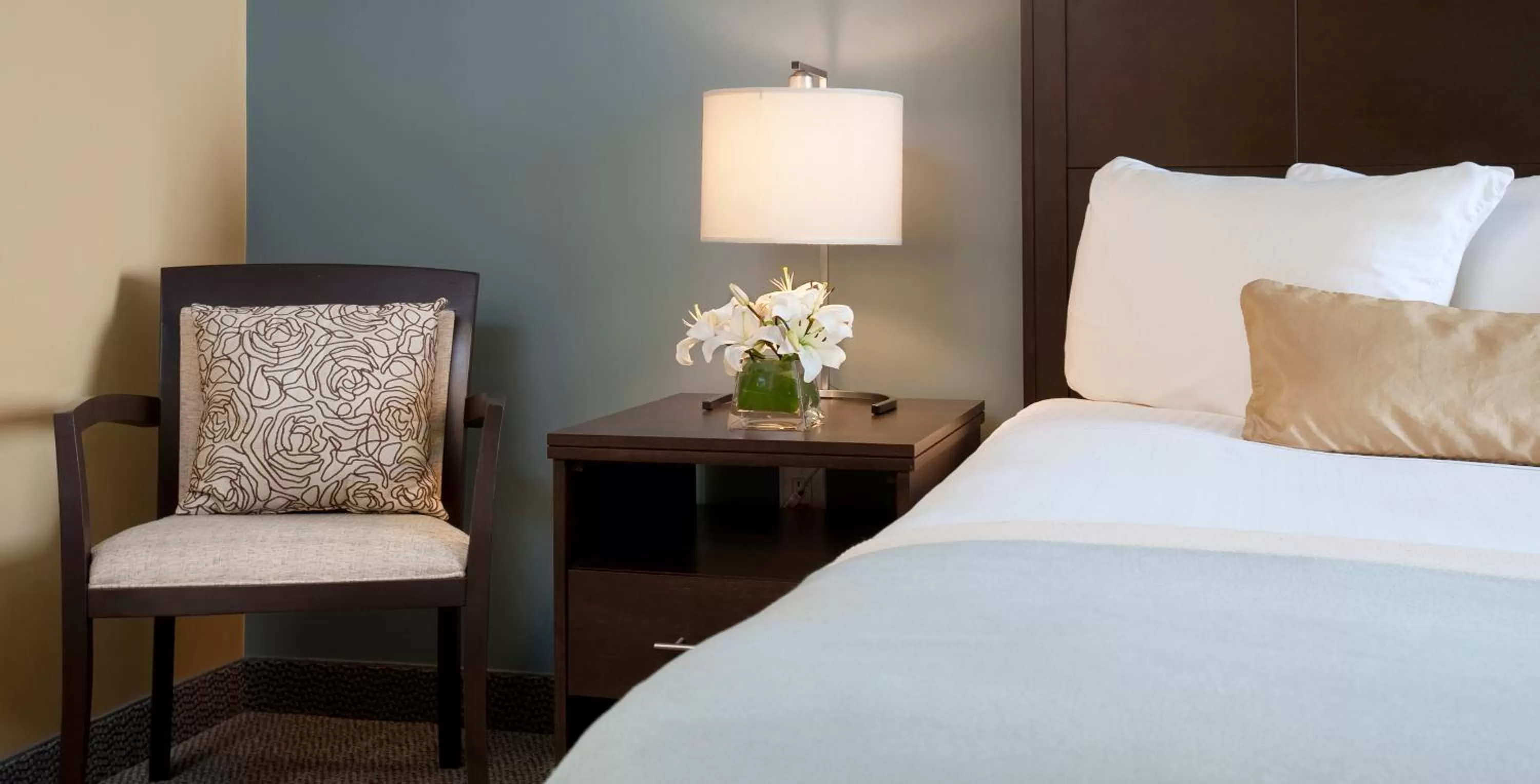 Bedroom, Bed in Wingate by Wyndham Regina