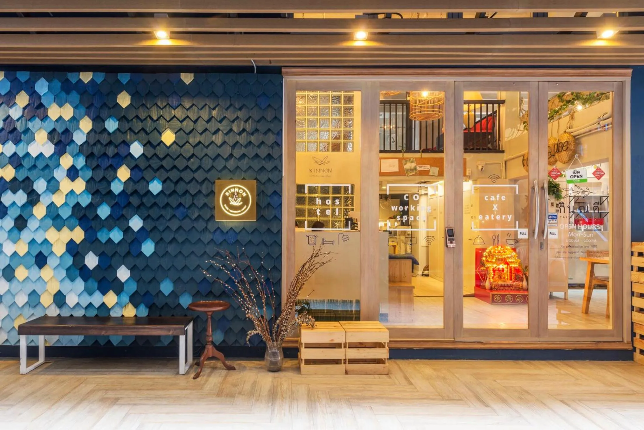 Facade/entrance in Kinnon Deluxe Hostel Coworking Cafe