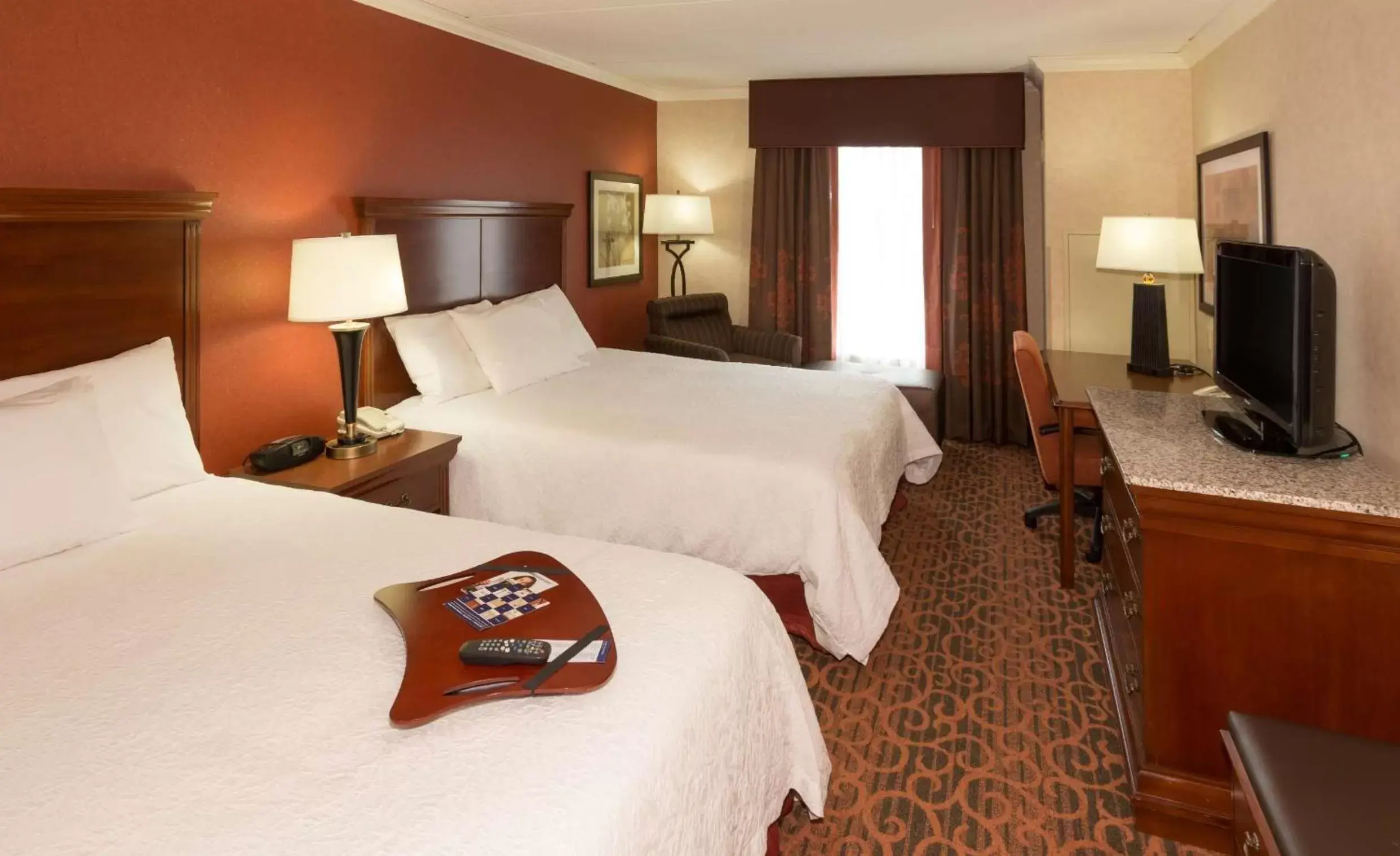 Bedroom, Bed in Hampton Inn & Suites Cleveland-Beachwood