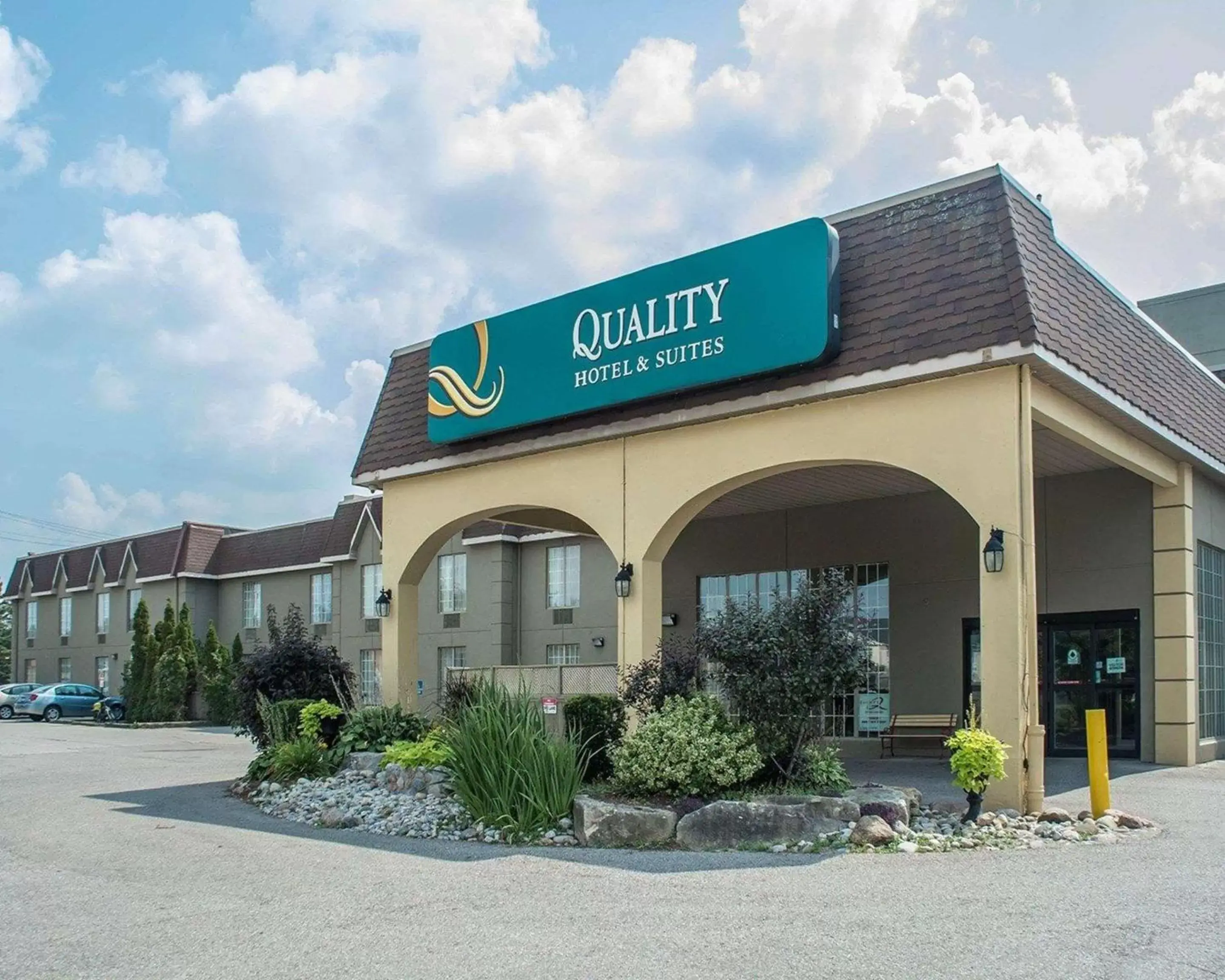Property building in Quality Hotel & Suites Woodstock Property building in Quality Hotel & Suites Woodstock