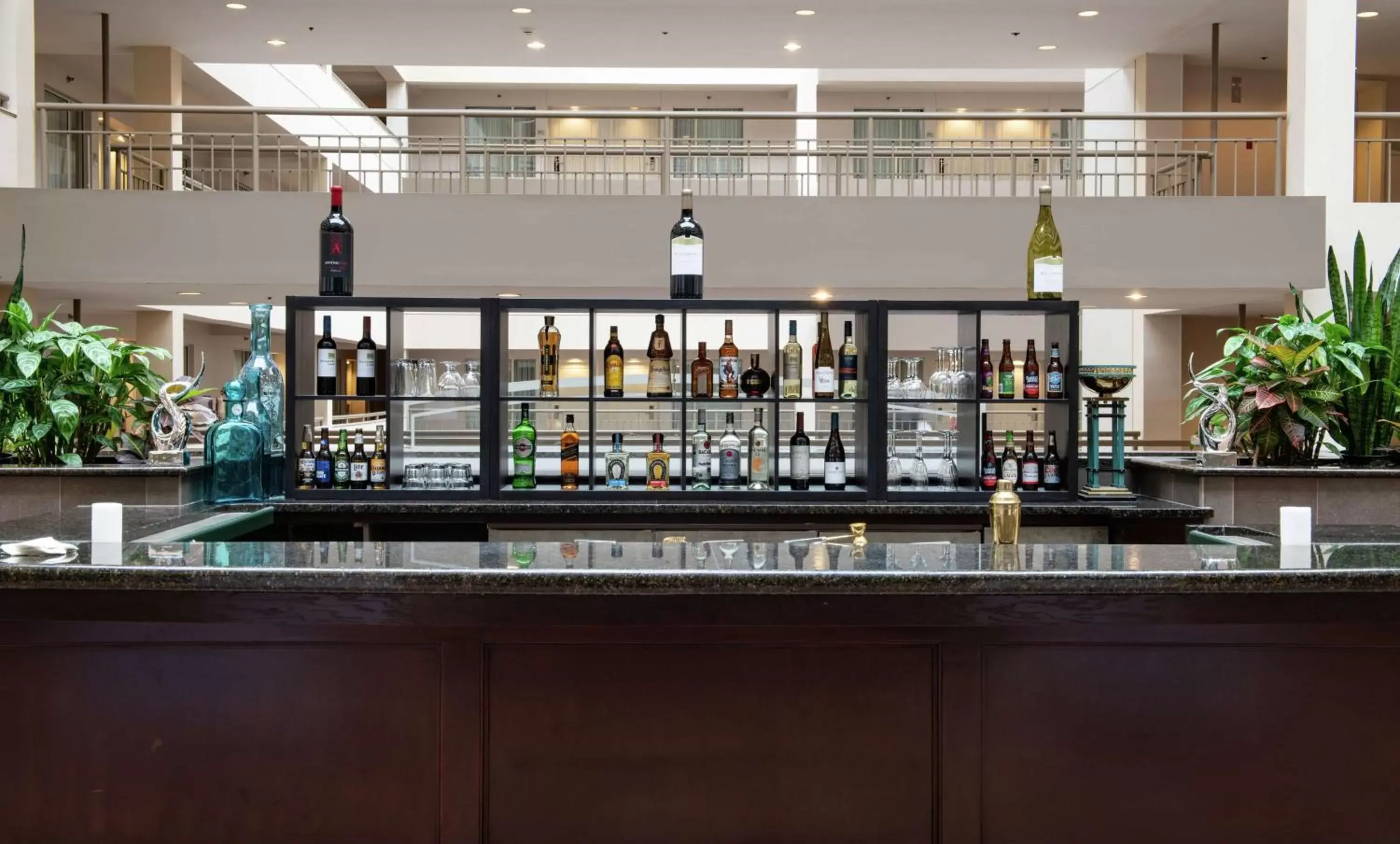 Lounge or bar in DoubleTree Suites by Hilton Hotel Philadelphia West