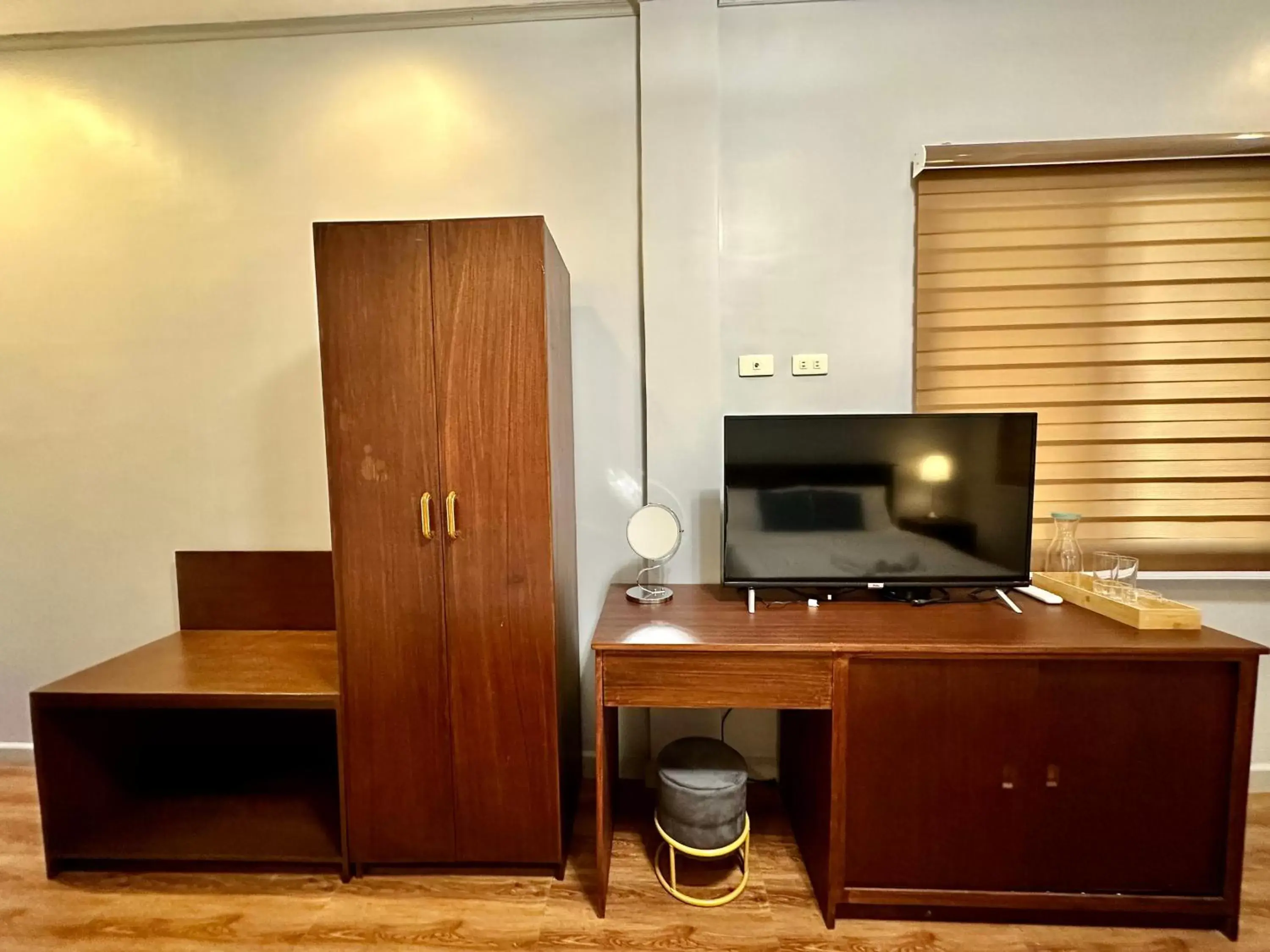 Deluxe Triple Room in Harbour Bliss Hotel Deluxe Triple Room in Harbour Bliss Hotel