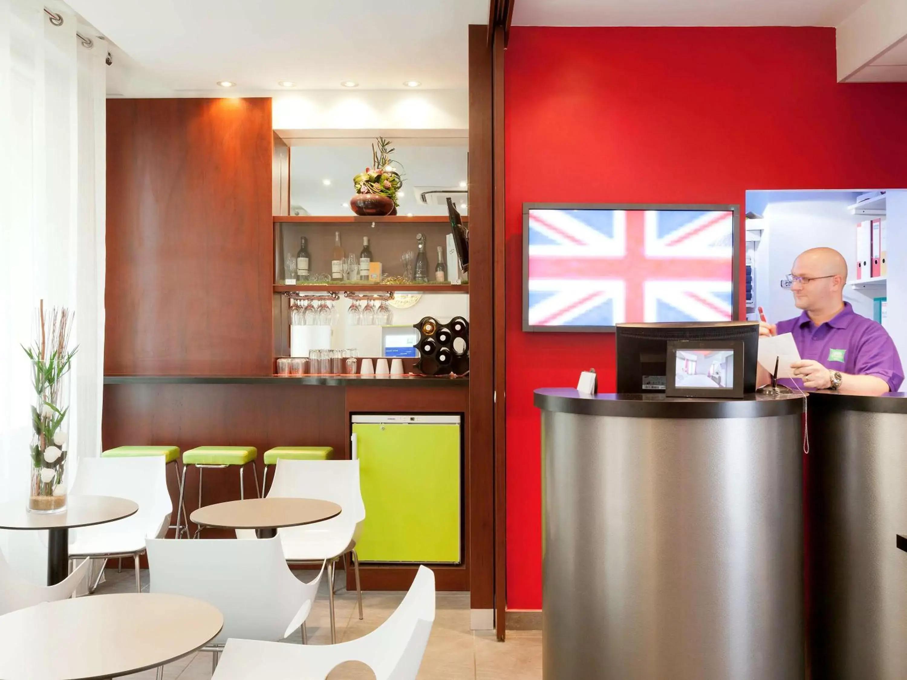 Lounge or bar, Lounge/Bar in Ibis Styles Paris Pigalle Montmartre