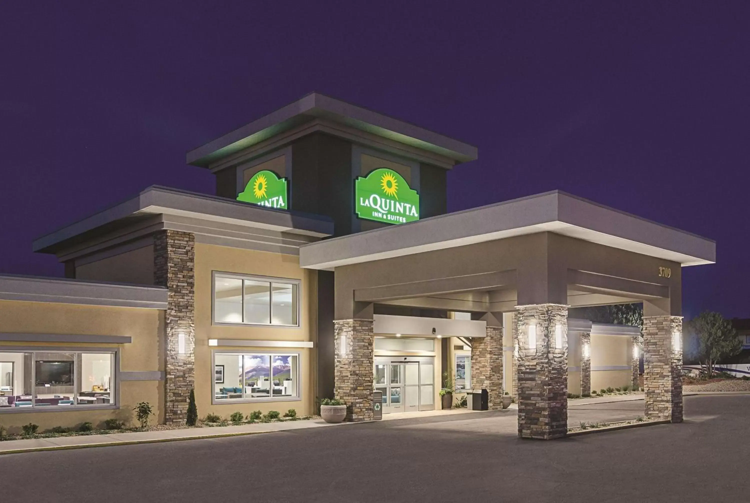 Property Building in La Quinta Inn & Suites by Wyndham Fort Collins, Colorado