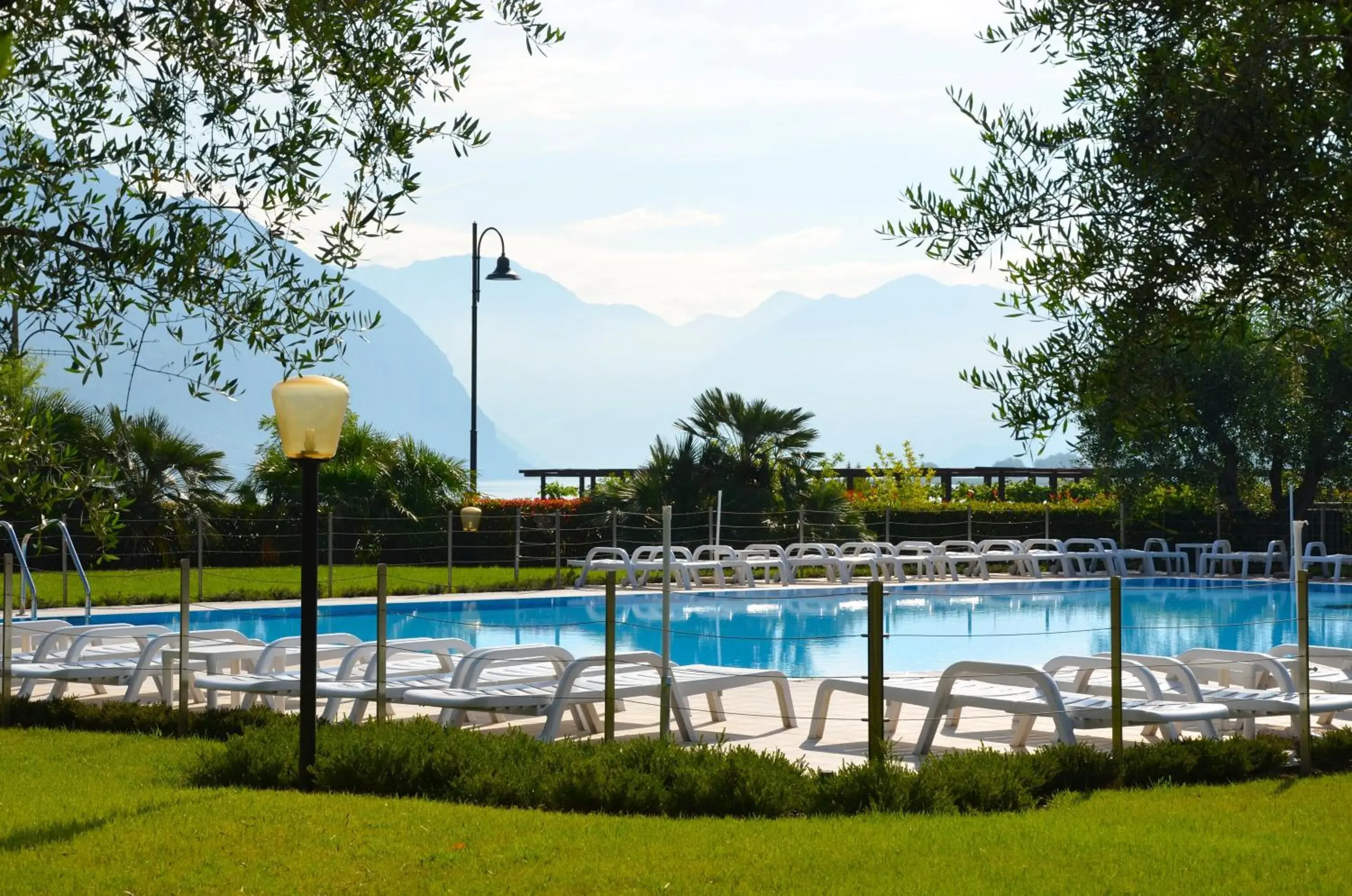 Facade/entrance, Swimming Pool in Hotel Ulivi