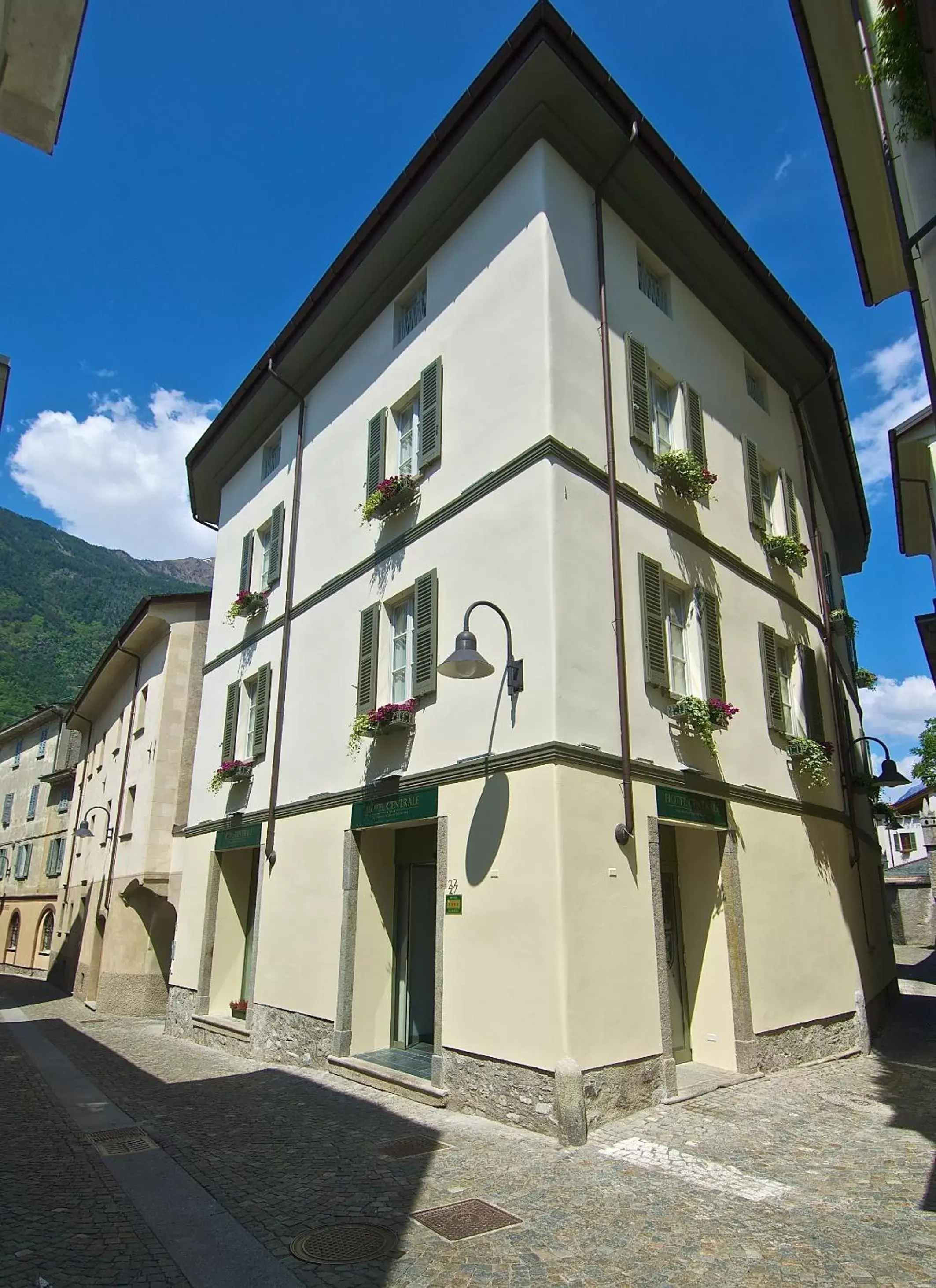 Facade/entrance, Property Building in Hotel Centrale Best Western Signature Collection