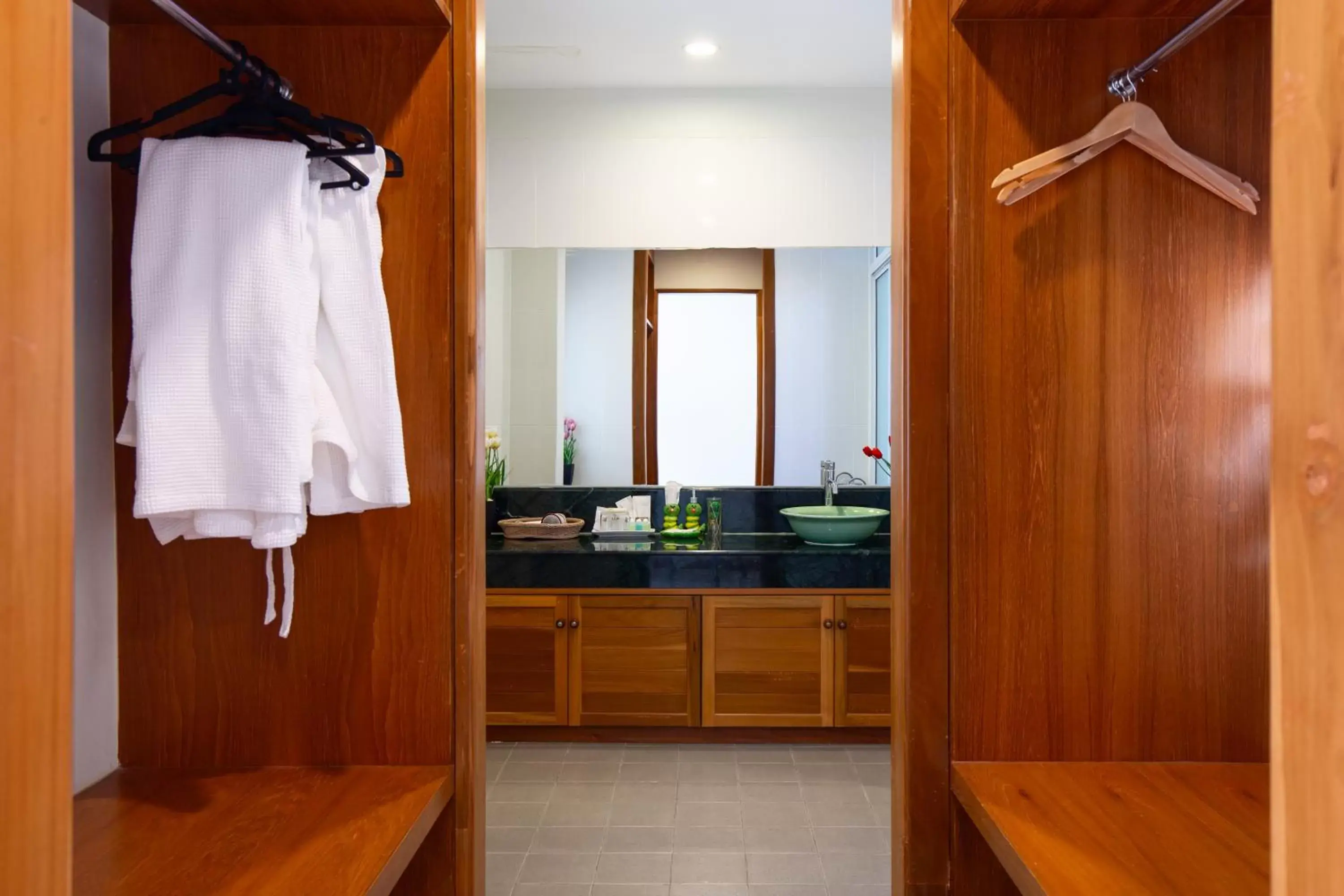 Shower, Kitchen/Kitchenette in Kanchanaburi City Hotel - SHA Extra Plus