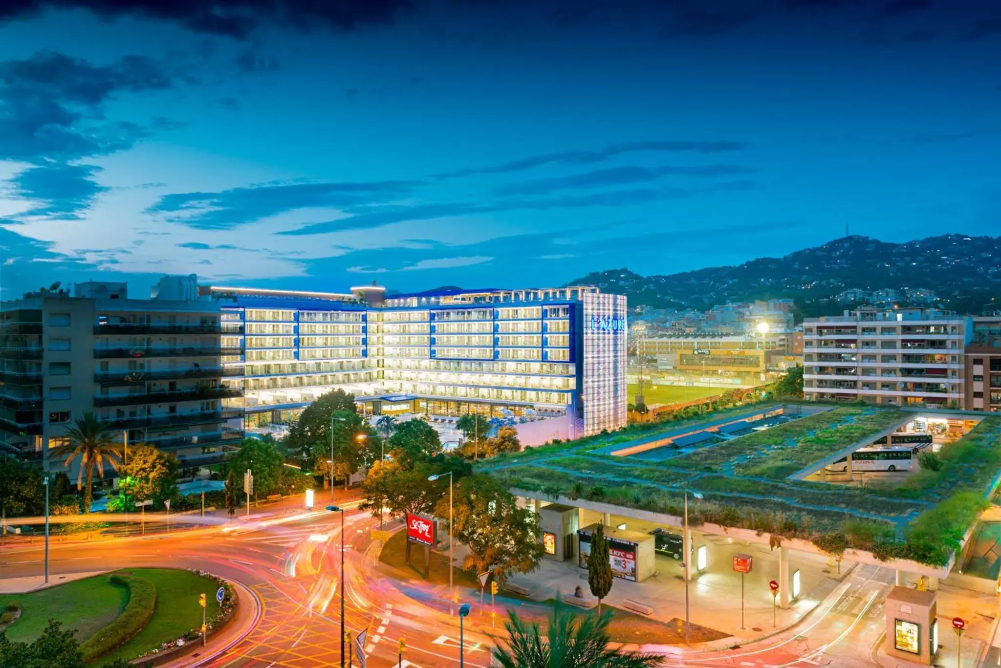 Facade/entrance in L'Azure Hotel 4* Sup Facade/entrance in L'Azure Hotel 4* Sup