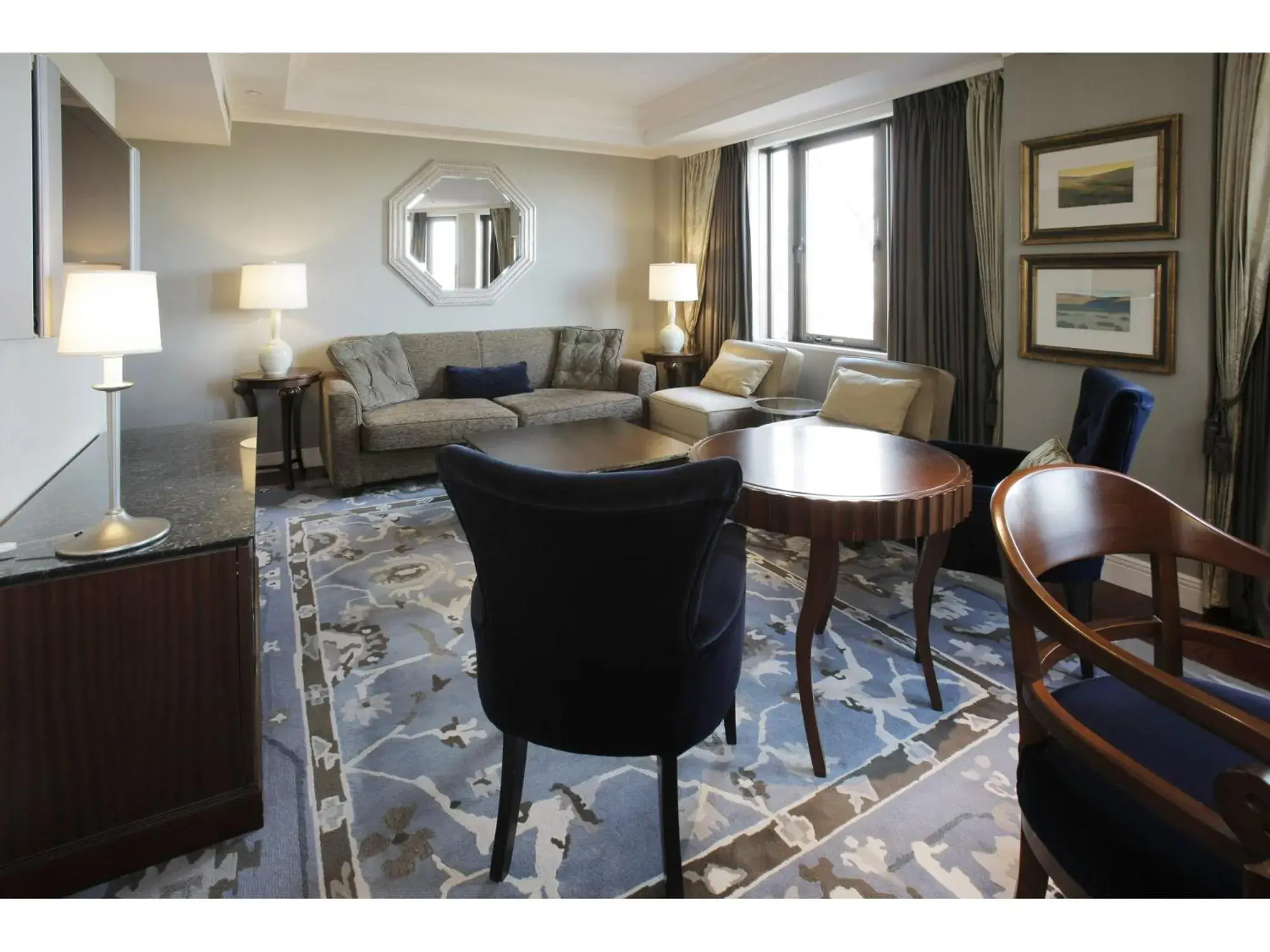 Photo of the whole room in Hotel New Grand Photo of the whole room in Hotel New Grand