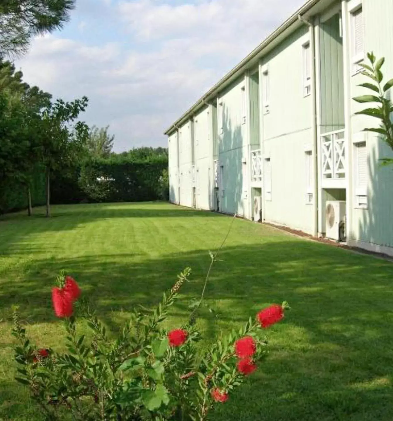 Squash, Property Building in Fasthotel Avignon Nord Le Pontet