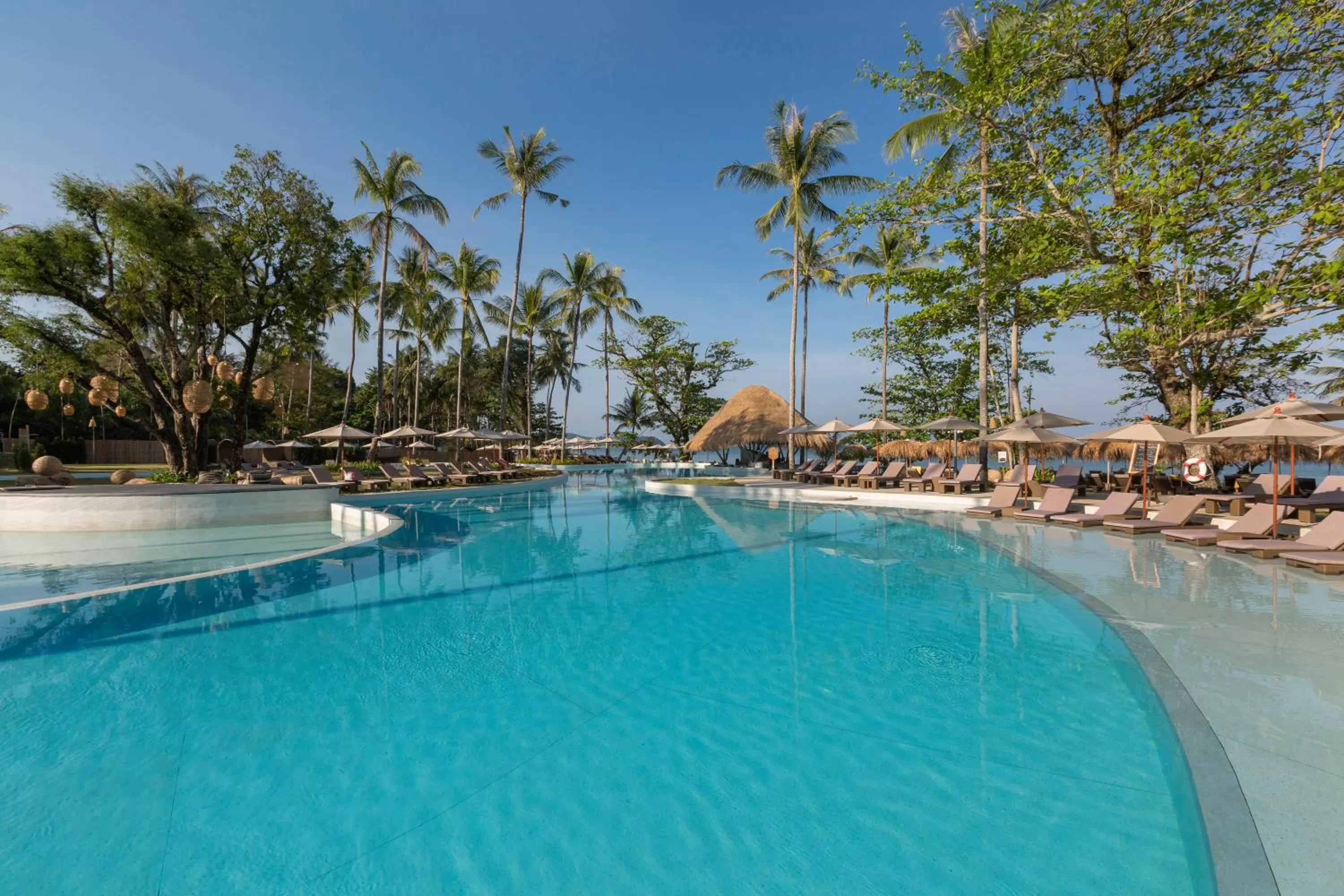 Swimming pool in Eden Beach Khao Lak Resort & Spa