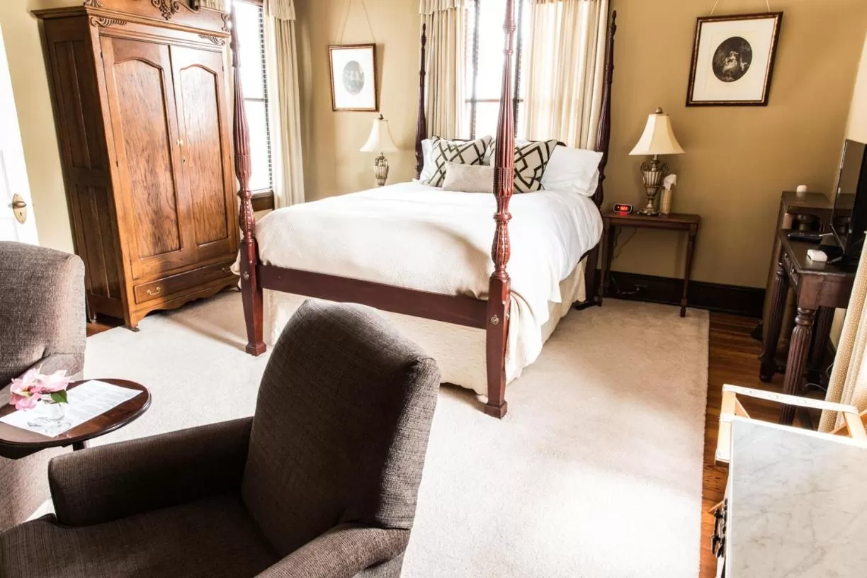 Double Oaks Bed & Breakfast