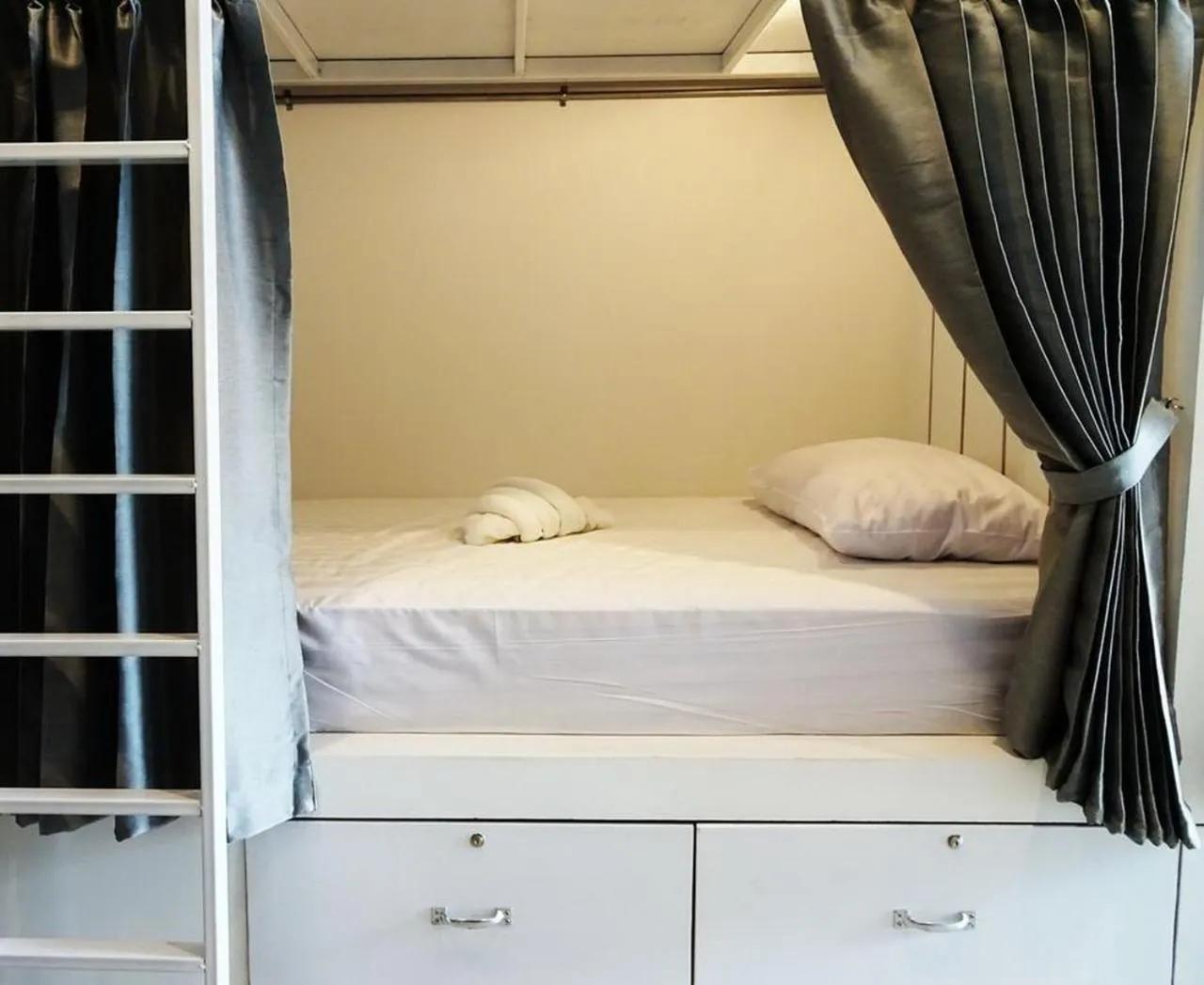 Bed in What's Up Chiang Mai